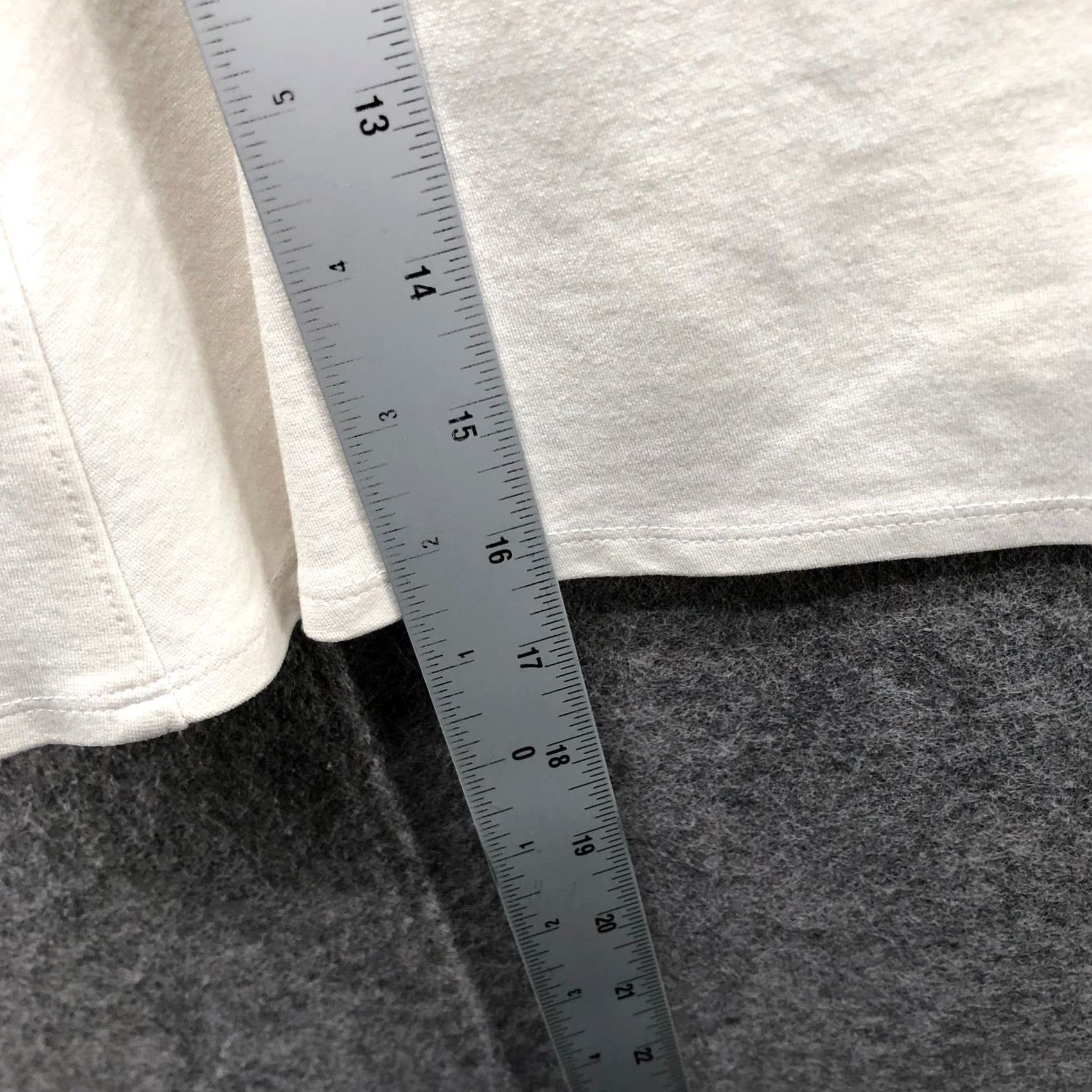 Banana Republic Banana Republic Flared Mini Skirt Womens 8 White Ivory Side Zip Ponte Stretch Skirt Zipper Solid Knit Sretchable Casual Formal Regular Image: N/A Size 30" / US 8 / IT 44 - 7 Thumbnail