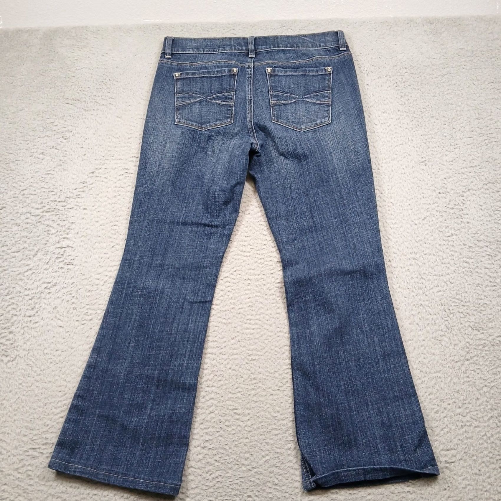 White House Black Market VINTAGE? No. White House Black Market Jeans Flare Leg 5-Pocket Denim Bottoms 27 Inseam 6R Blue Womens */ Size 28" / US 6 / IT 42 - 3 Thumbnail