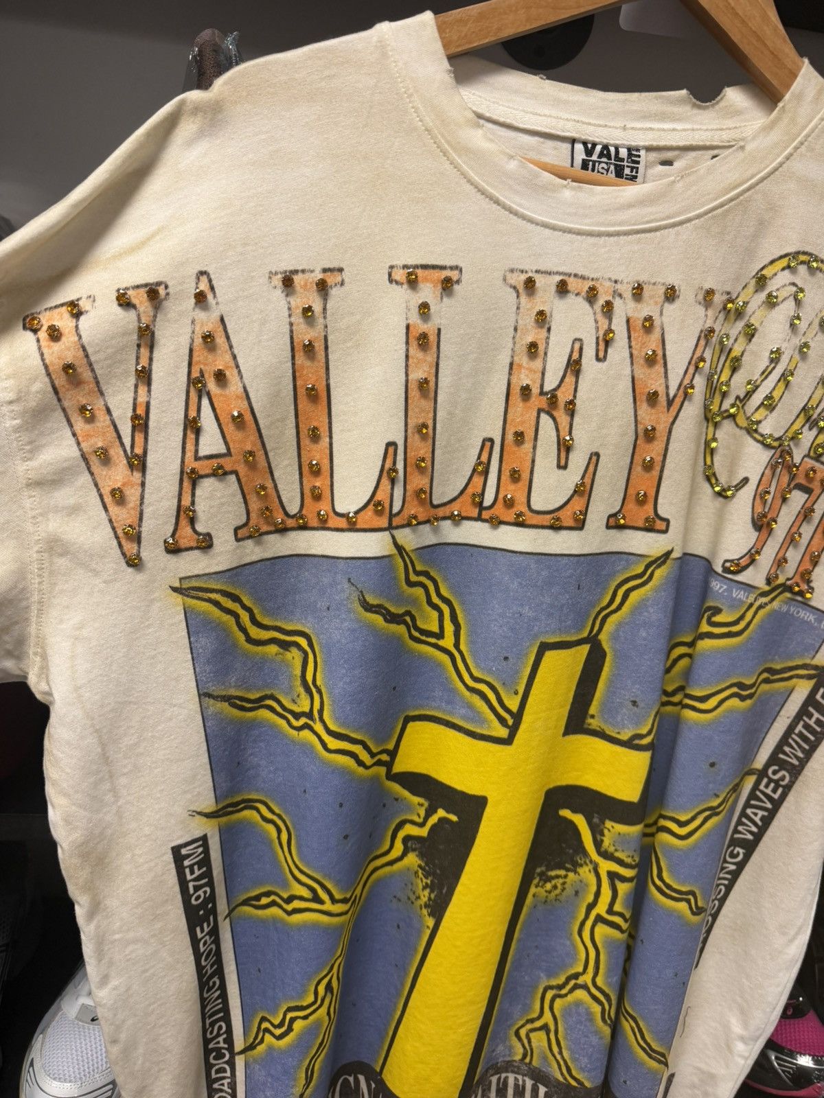 Vale Vale cross bling t shirt pre owned xl Size US XL / EU 56 / 4 - 2 Thumbnail