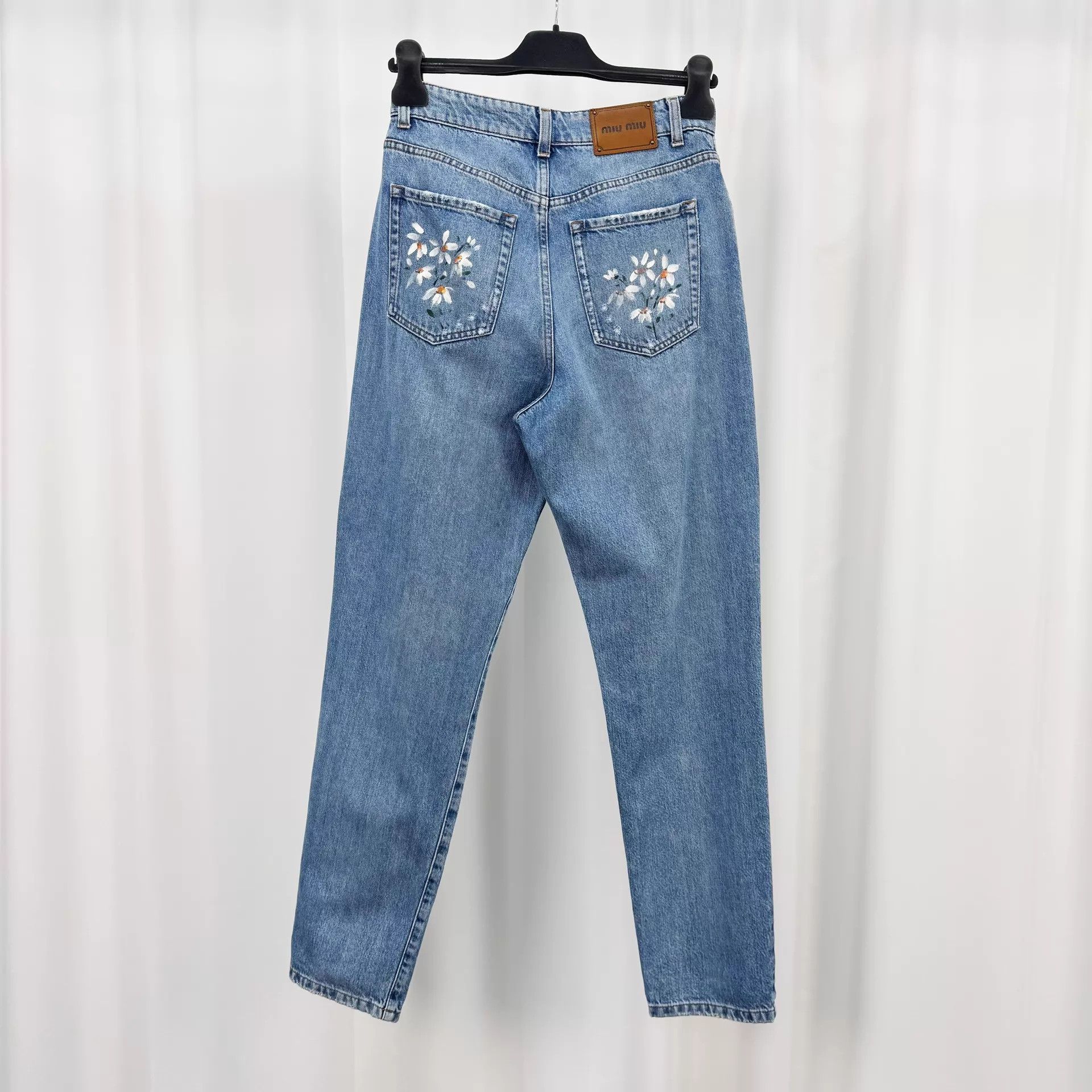 Miu Miu MIU MIU Painted Daisy Leather Tag Jeans W25 98 New Size 25" / US 0 / IT 36 - 2 Thumbnail