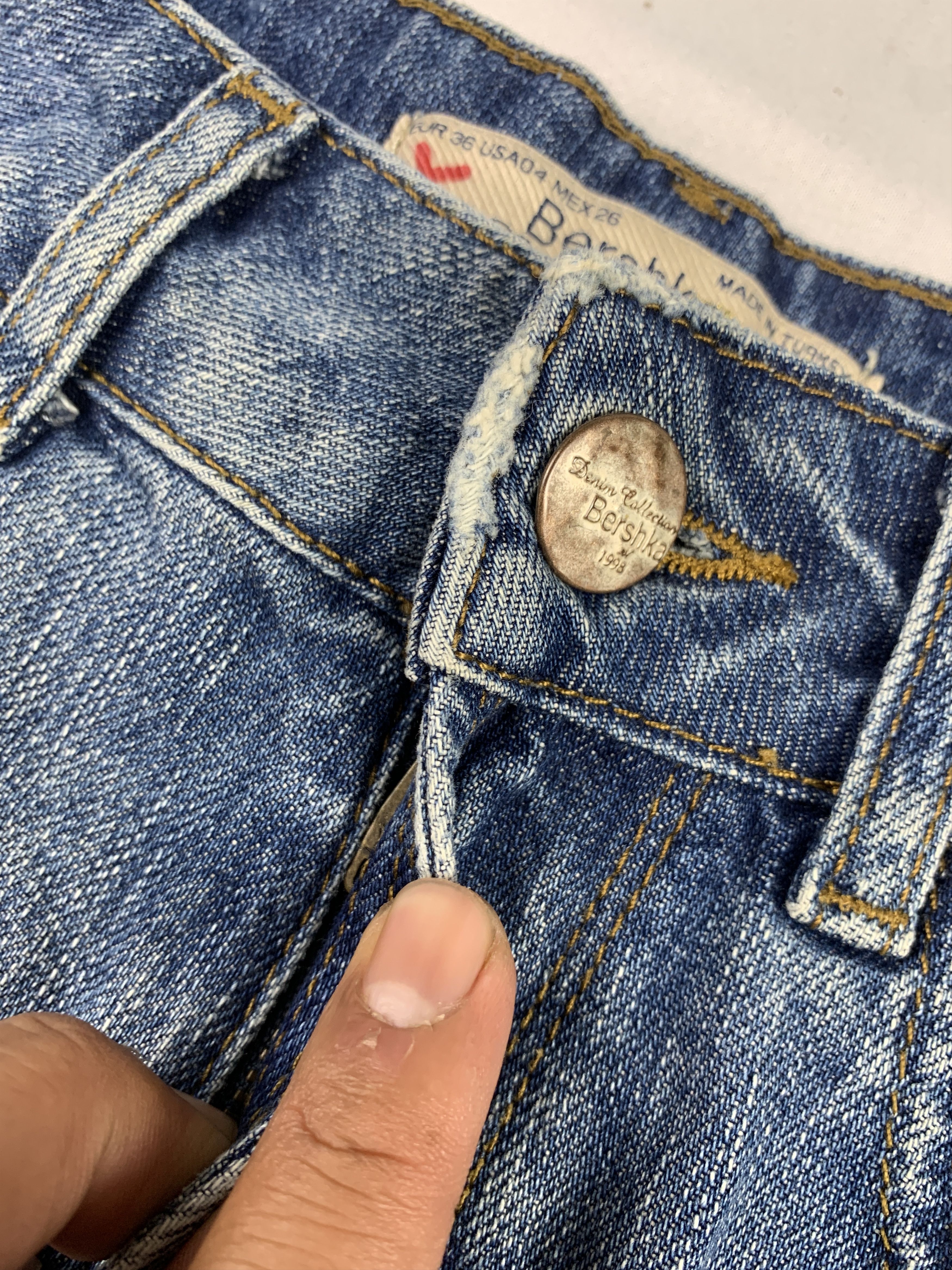 Bershka Bershka Blue Chimayo Embroidered Shorts (27) Size 27" / US 4 / IT 40 - 5 Thumbnail