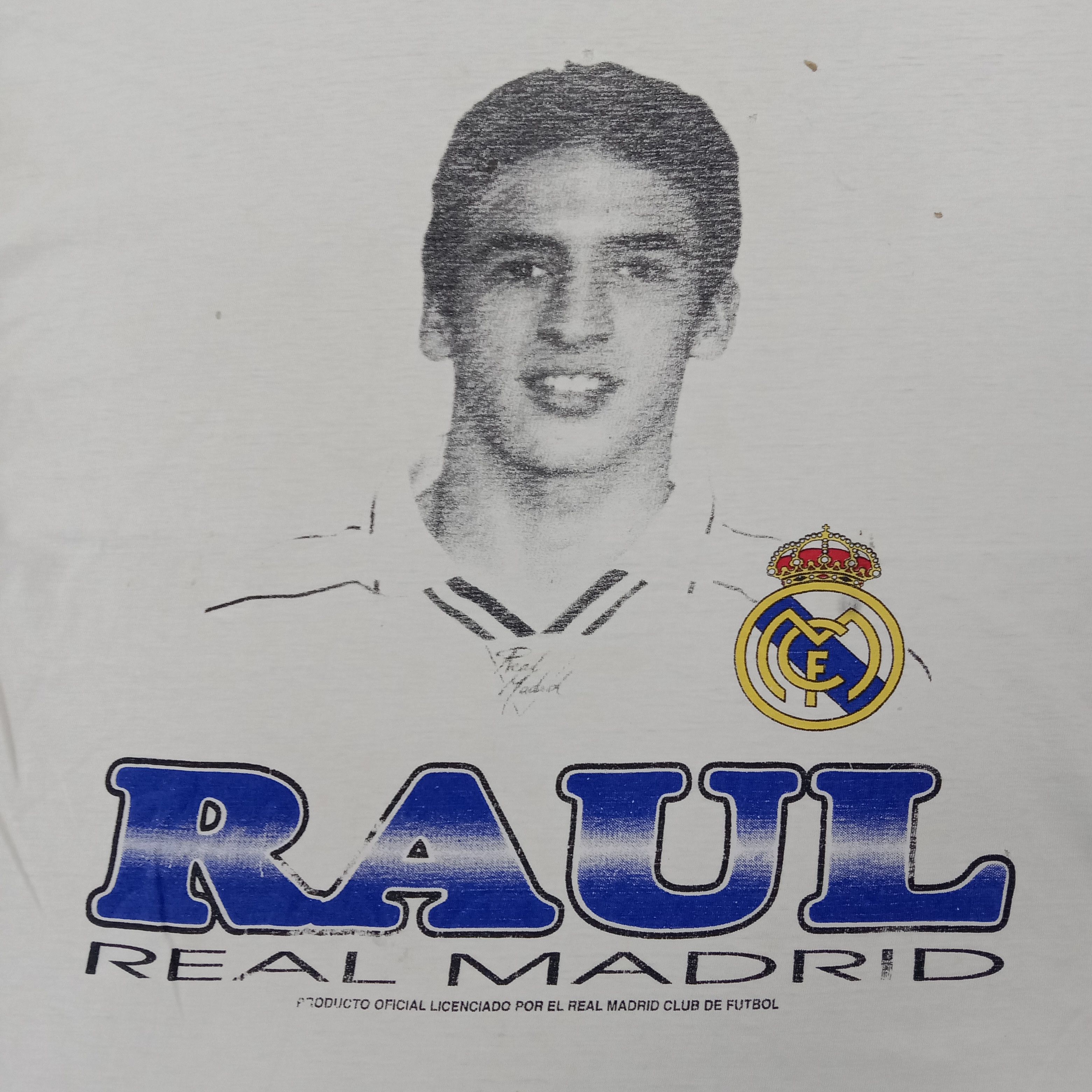 Vintage RAUL Real Madrid Soccer Player Tshirt C267N77 Size US L / EU 52-54 / 3 - 2 Thumbnail