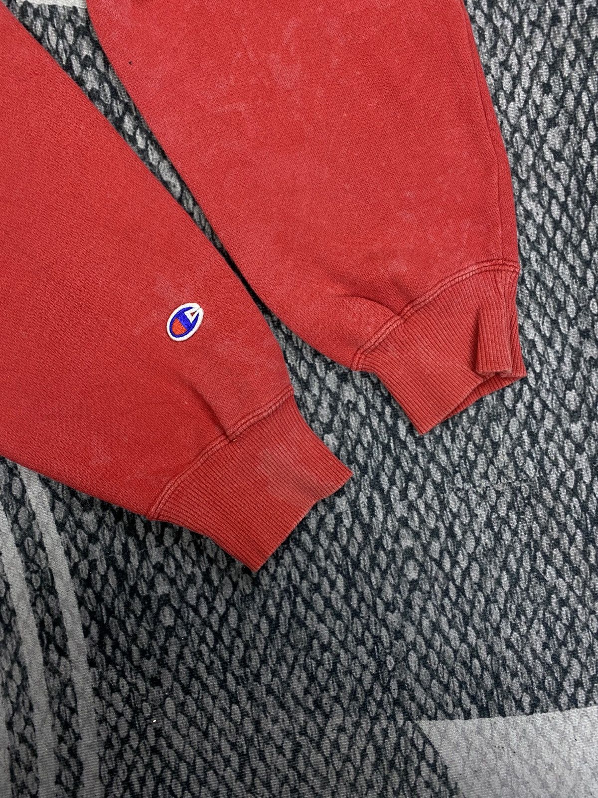 Champion Vintage Champion Red Small Logo Crewneck Sweatshirt Size US L / EU 52-54 / 3 - 5 Thumbnail