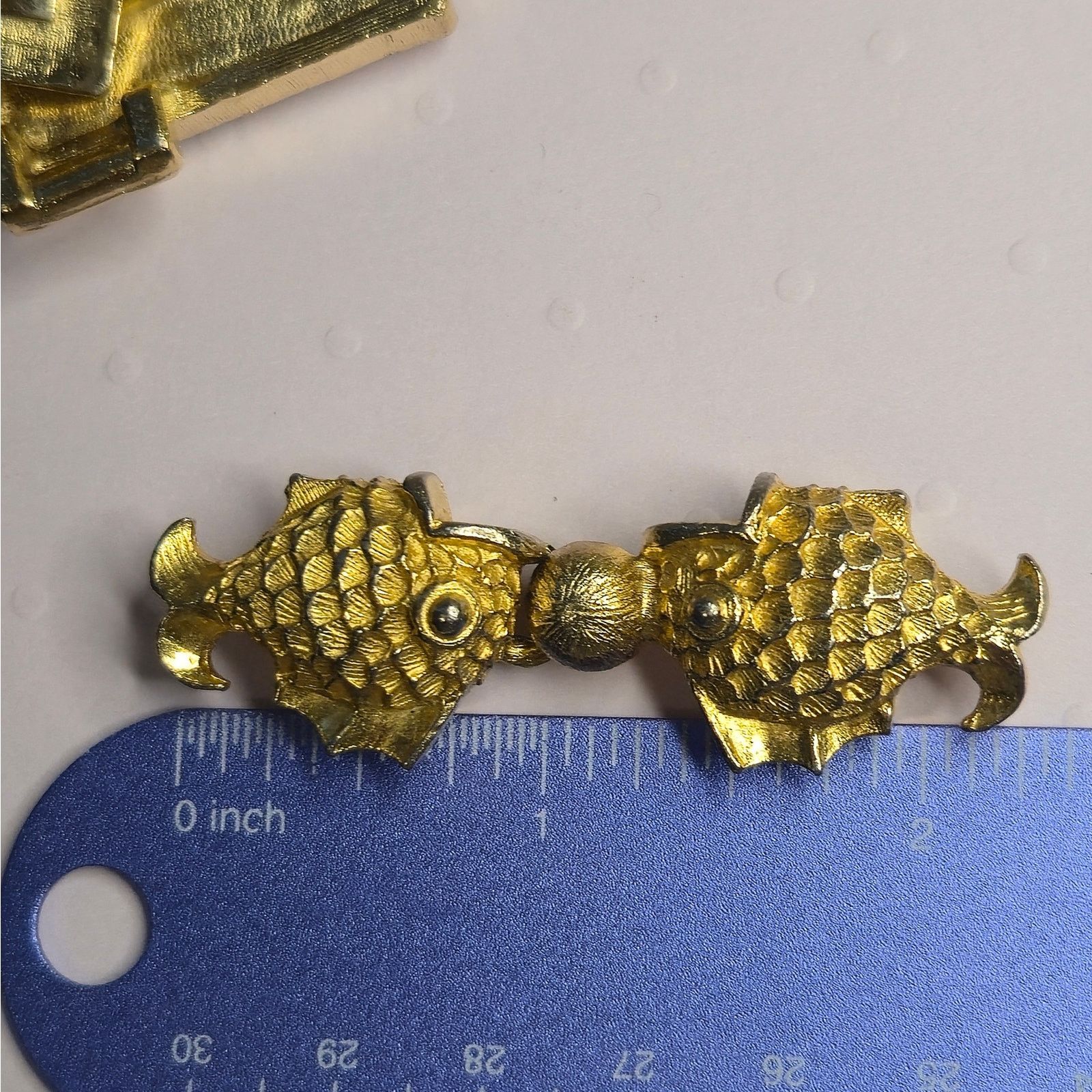 The Unbranded Brand Vintage Mimi Di N Signed Gold Tone Fish Belt Buckle Size ONE SIZE - 7 Thumbnail