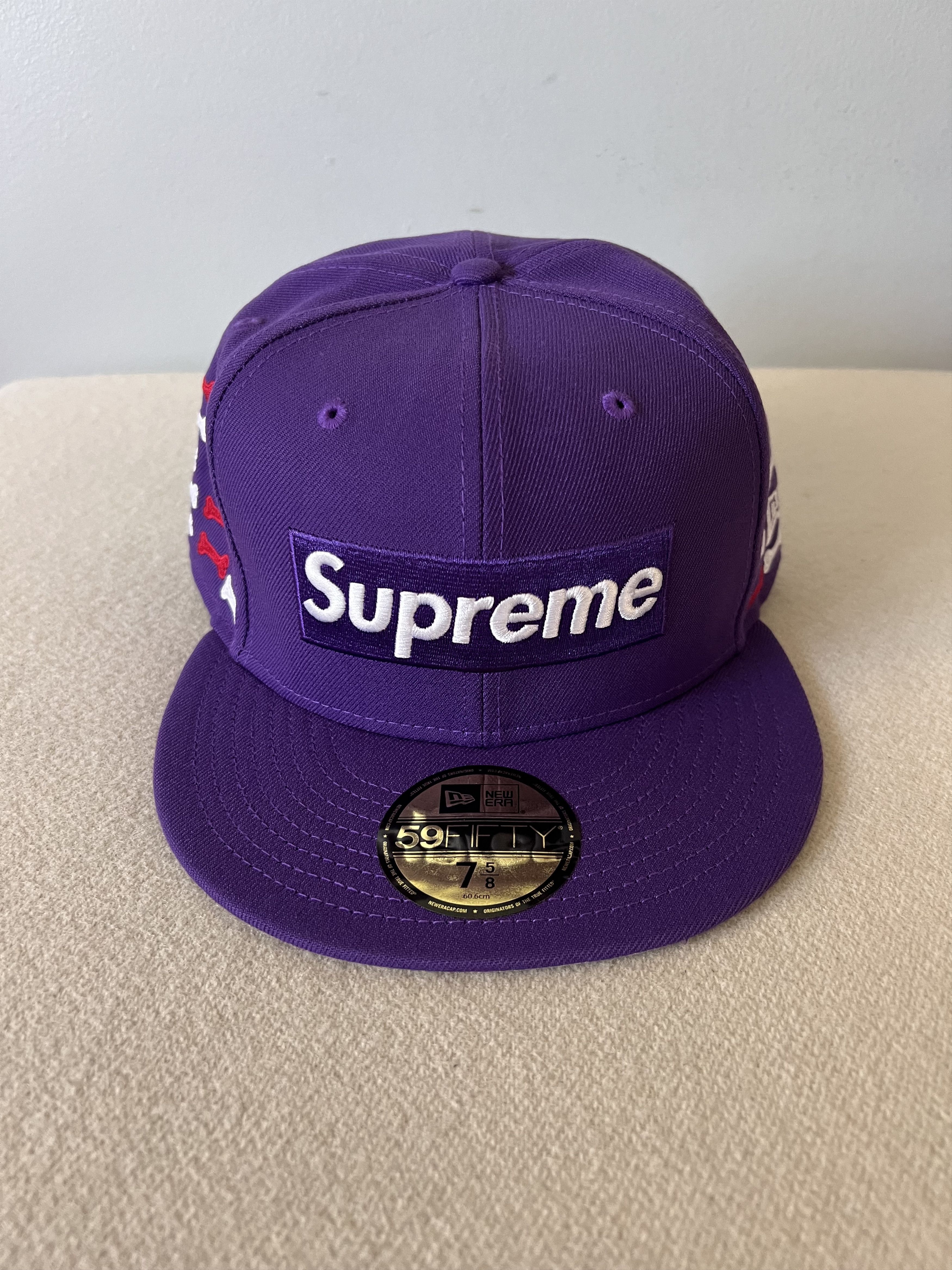 New Era × Supreme 7 5/8 Supreme New Era Bones Box Logo 59FIFTY Fitted Hat Size ONE SIZE - 2 Thumbnail