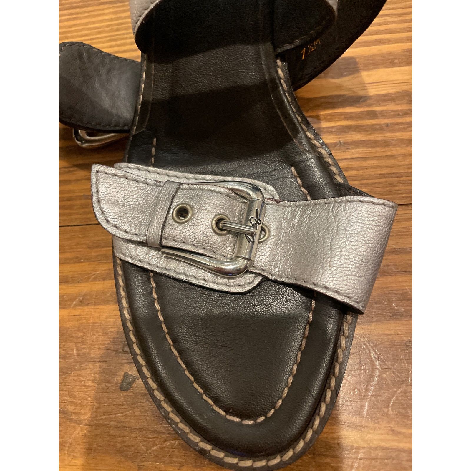 Donald Pliner Vtg Donald J Pliner Metallic Silver Cerel Block Heels,sz 7.5 Size US 7.5 / IT 37.5 - 4 Thumbnail