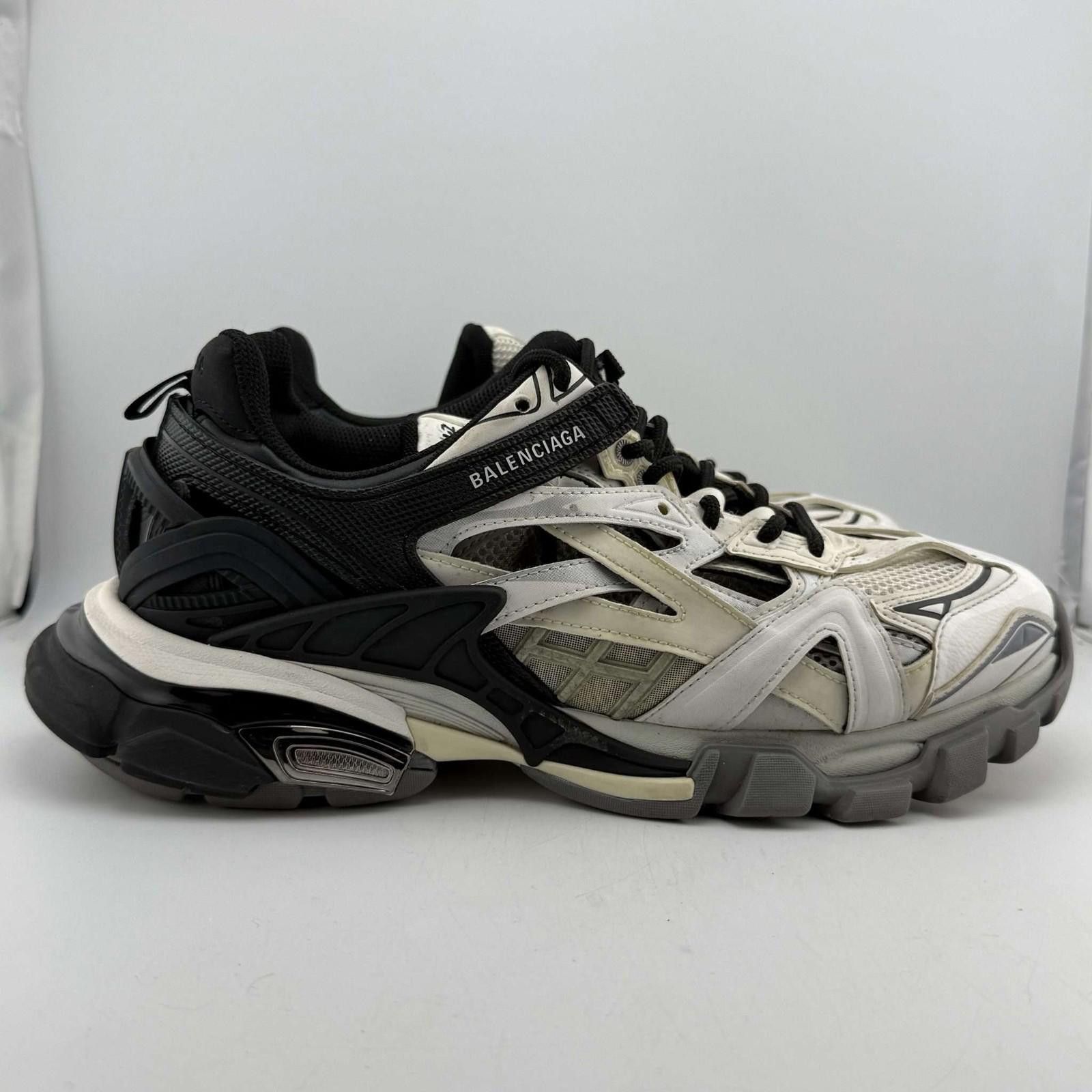 Balenciaga Balenciaga Track 2.0 Trainer Black/White 7UK Used OG Box Size US 8 / EU 41 - 4 Thumbnail