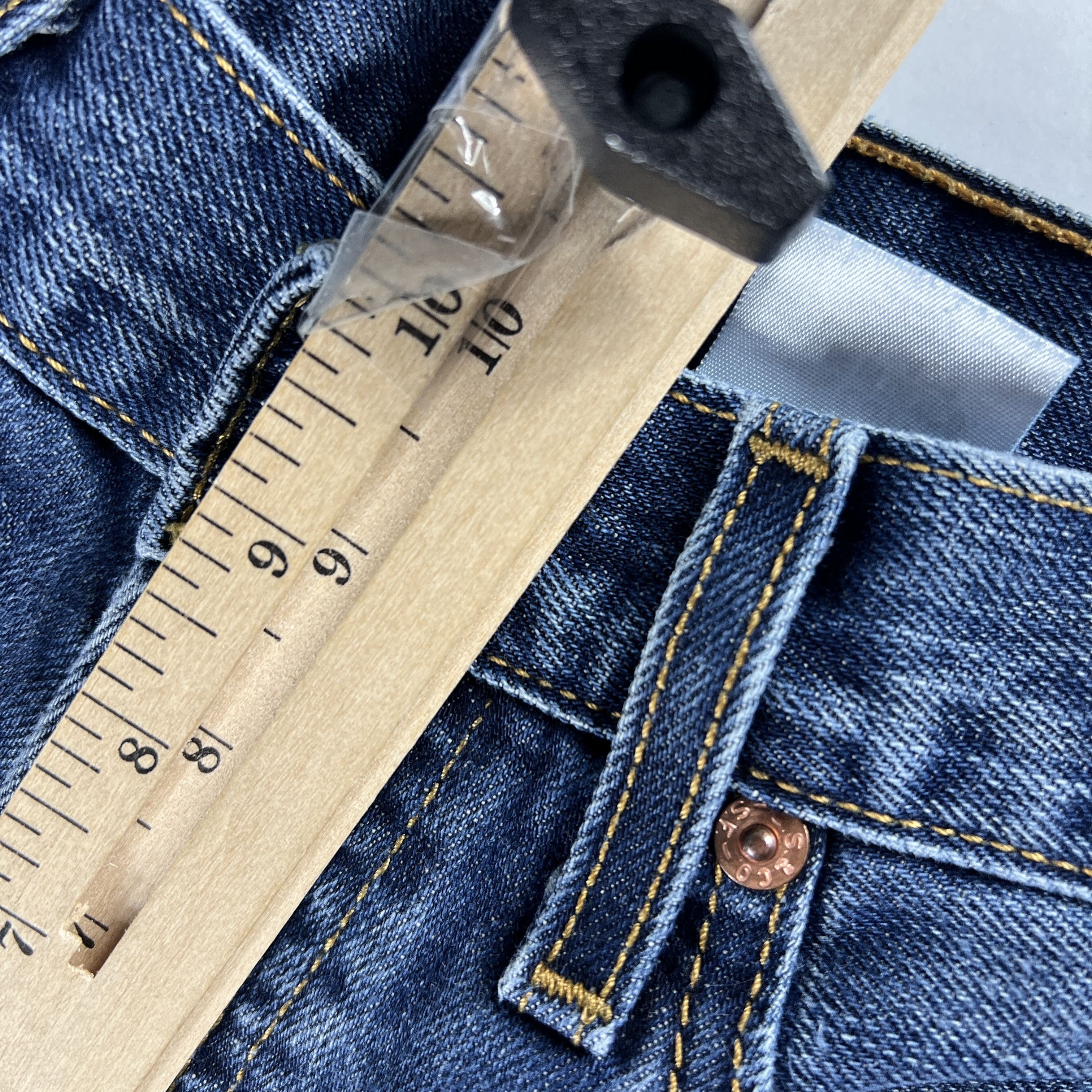 Levi's × Vintage Y2K Levi's Jean Short 501 Cut Off Raw Hem Cotton Denim Jorts Size US 29 - 18 Thumbnail