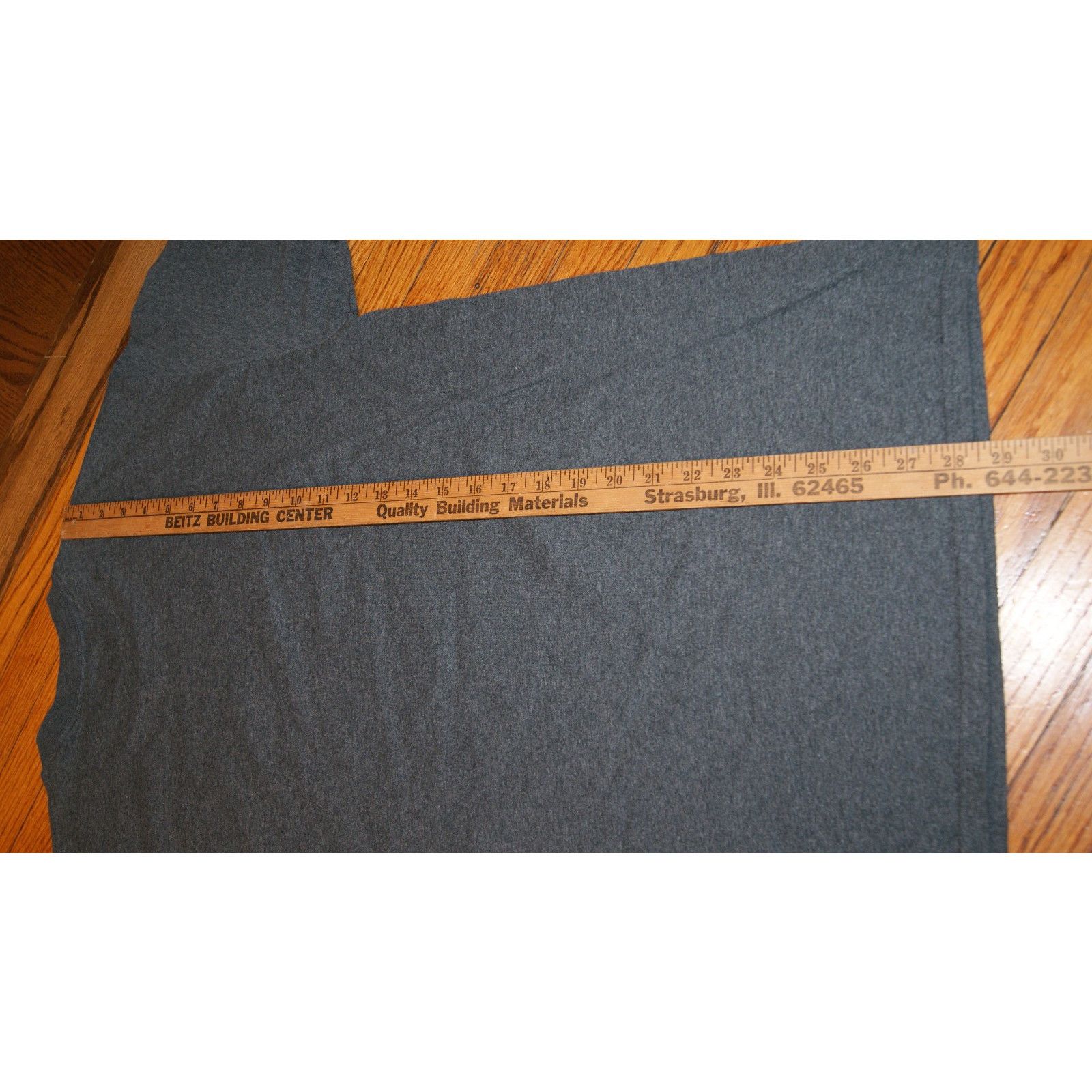 NFL Chicago Bears Dark Gray Mens Large TShirt NFL Spell Out Size US L / EU 52-54 / 3 - 7 Thumbnail