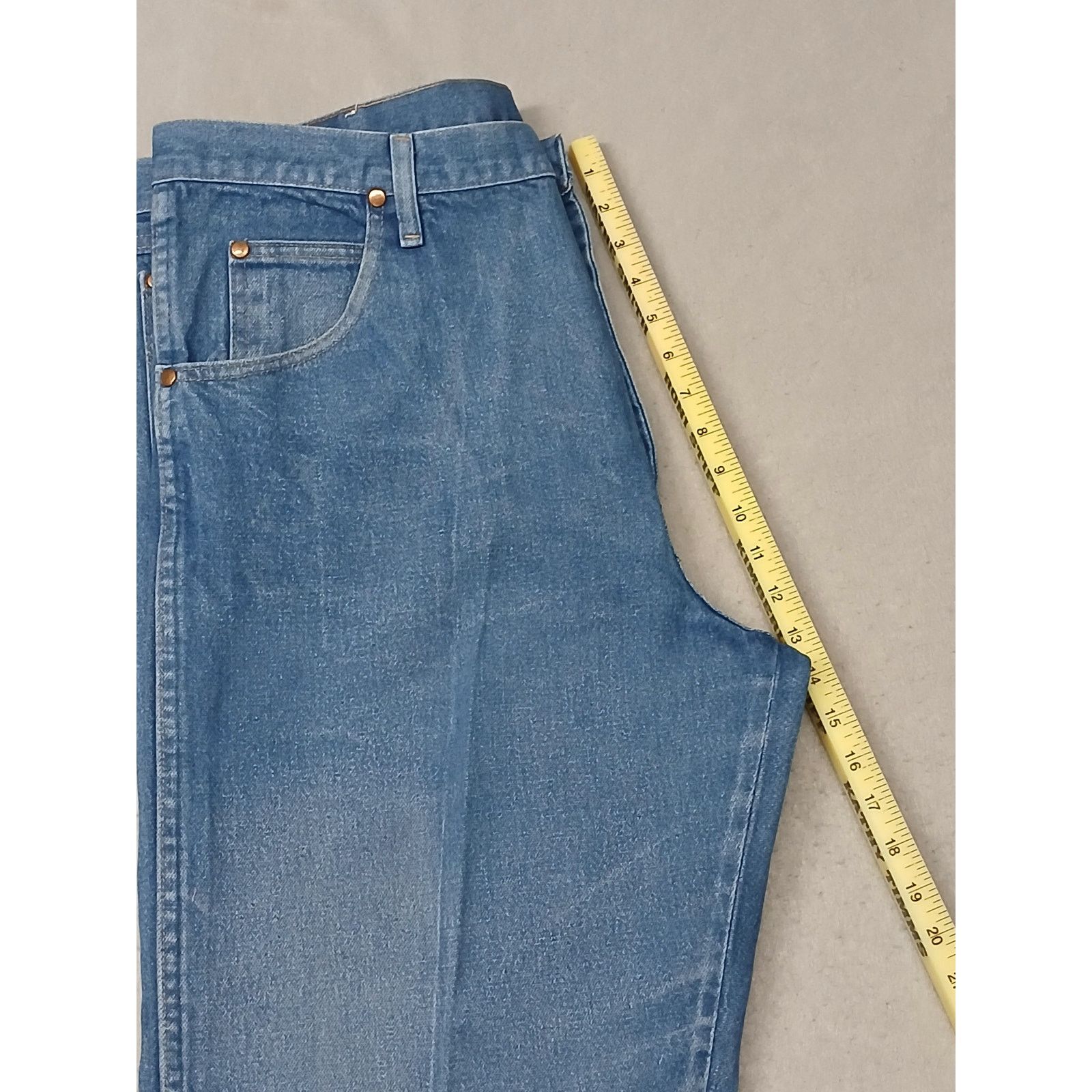 Wrangler Wrangler (38x38) Vintage High Rise Straight Blue Denim Jeans Size US 38 / EU 54 - 6 Thumbnail