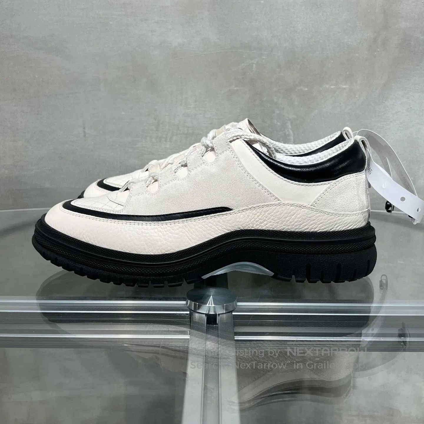 Chanel Chanel 25B Bestseller: Black and White Spliced Leather Thi Size US 8.5 / IT 38.5 - 3 Thumbnail