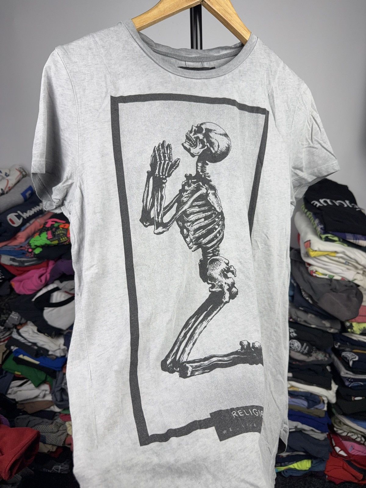 Japanese Brand 00s Religion Skeleton Prayer Gothic Rock Avant-Garde Tee Size US M / EU 48-50 / 2 - 5 Thumbnail