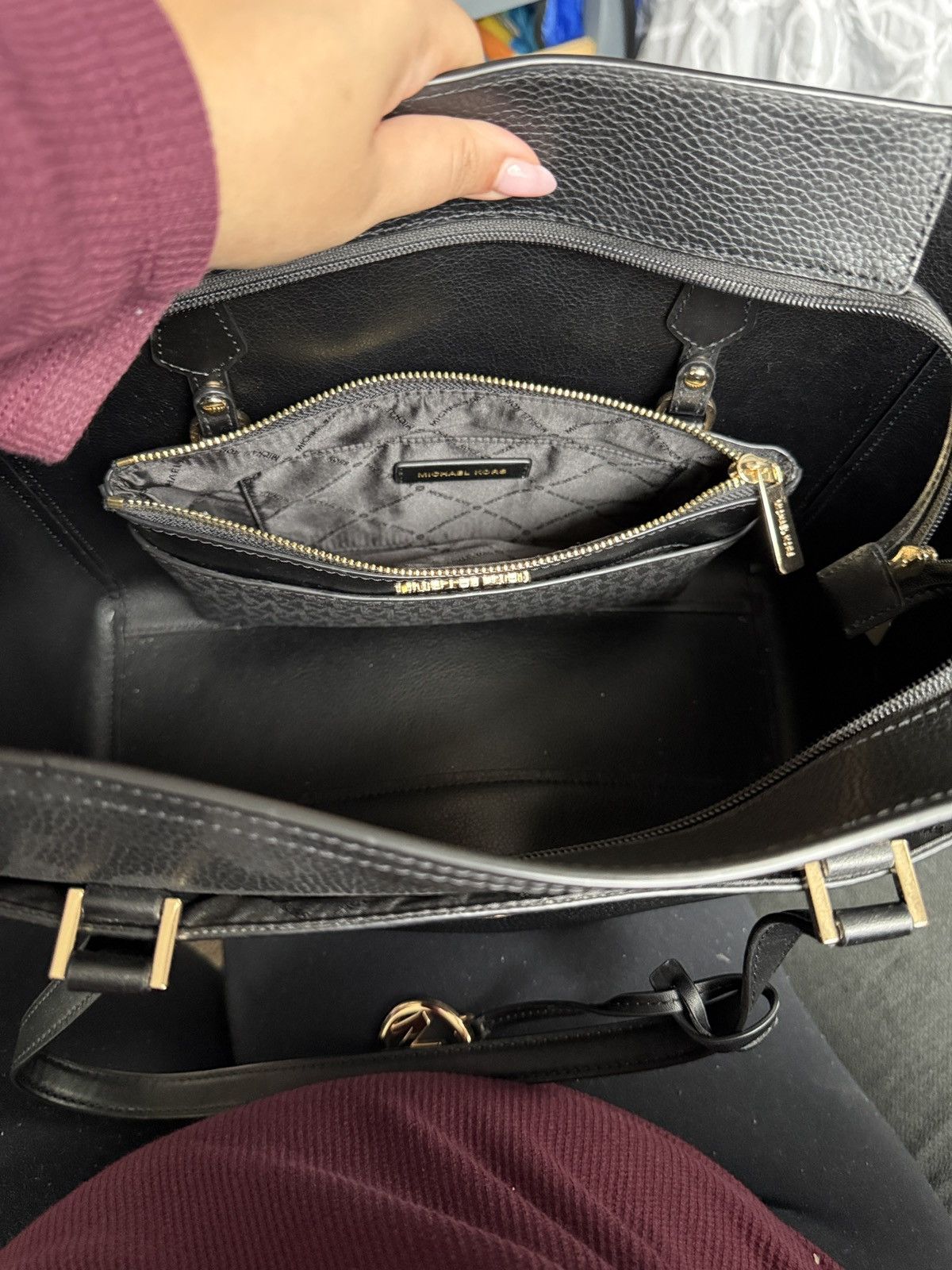 Michael Kors Michael Kors black tote with clutch Size ONE SIZE - 6 Thumbnail