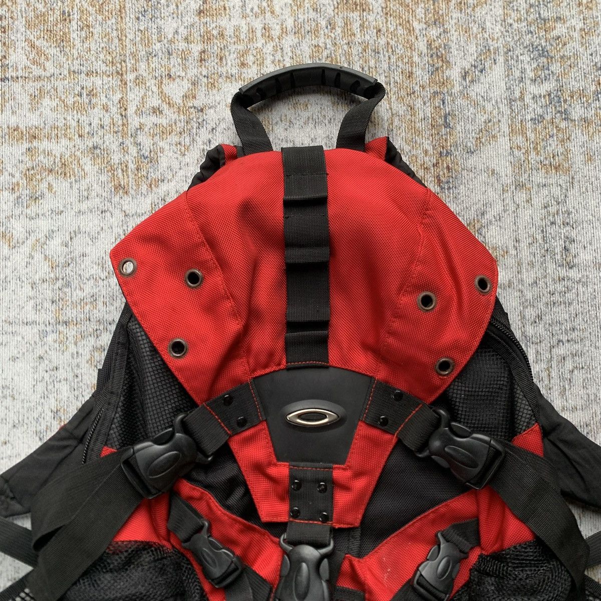 Oakley Vintage Rare Oakley Icon Backpack 1.0 Black Red - Y2K Bag Size ONE SIZE - 2 Thumbnail