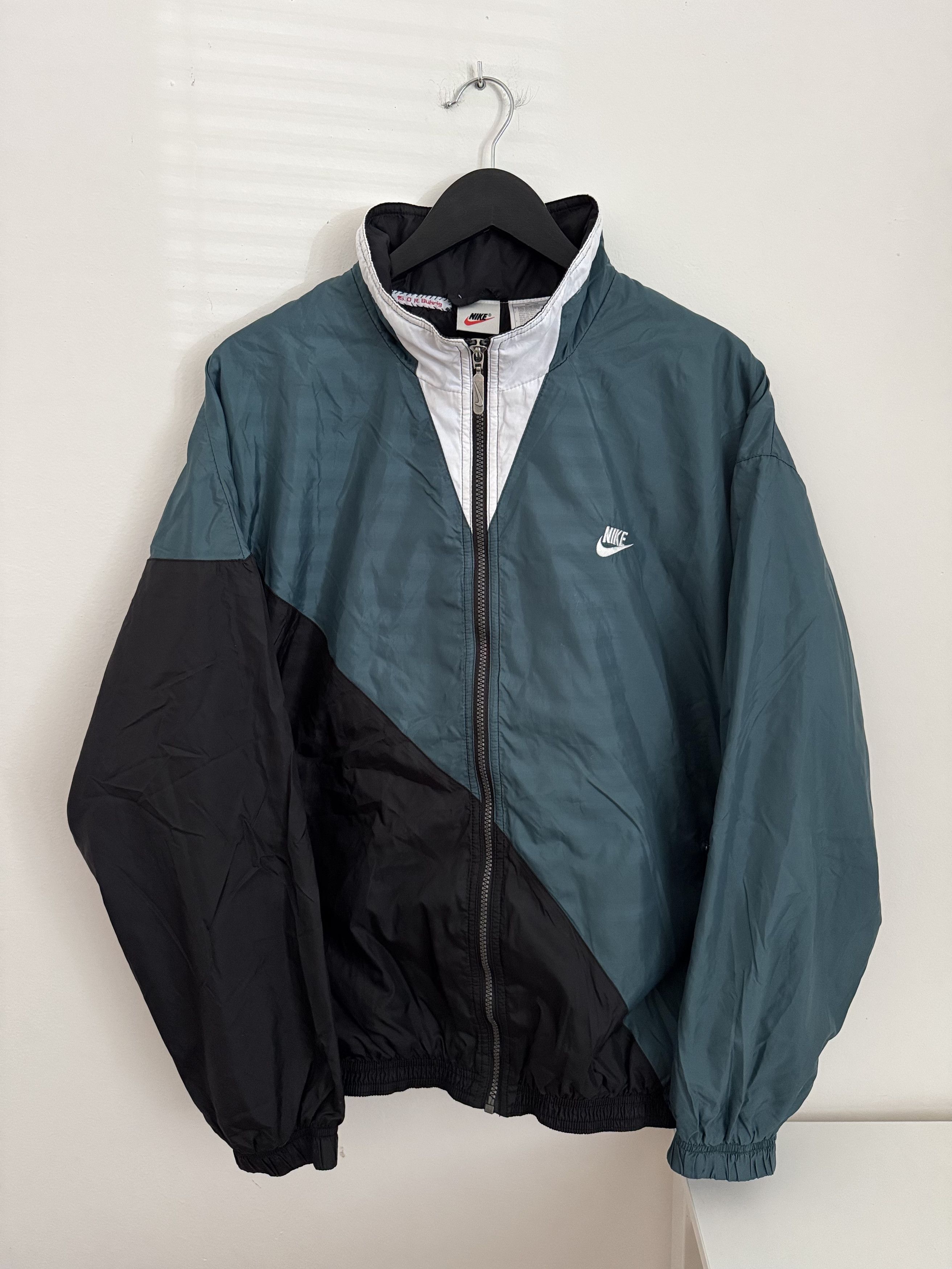 Nike Nike Windbreaker Jacket Large Big Swoosh Colorblock Jacket Size US L / EU 52-54 / 3 - 2 Thumbnail