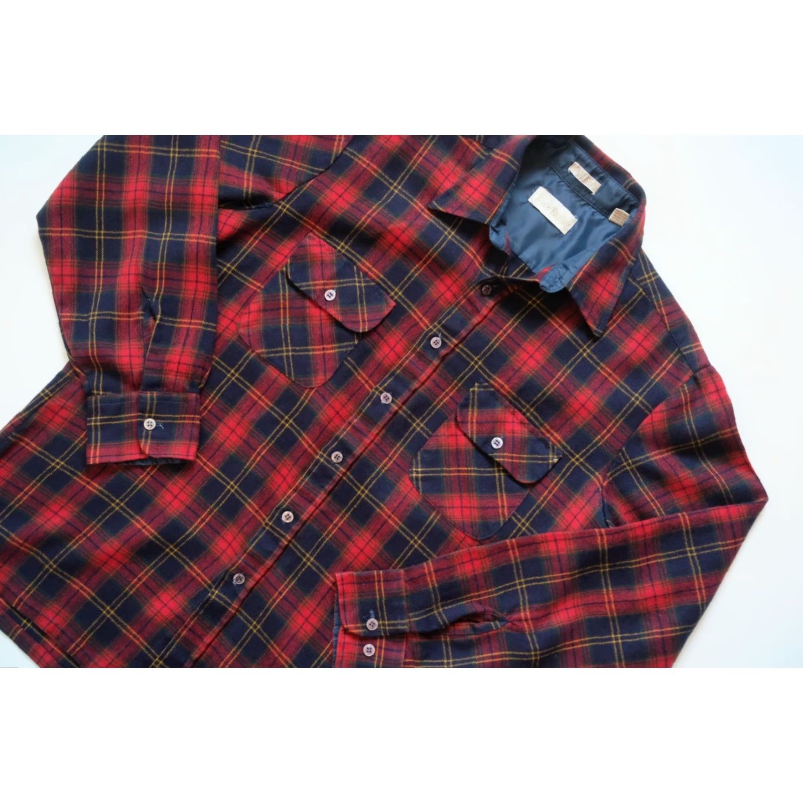 Etro VINTAGE Back Packer Shirt Button-Up Plaid Casual Outdoor Korea Made MD Red 70s 80s Mens Bag Pockets Long Sleeve Button-Down Collared Fit Regular Size US M / EU 48-50 / 2 - 5 Thumbnail