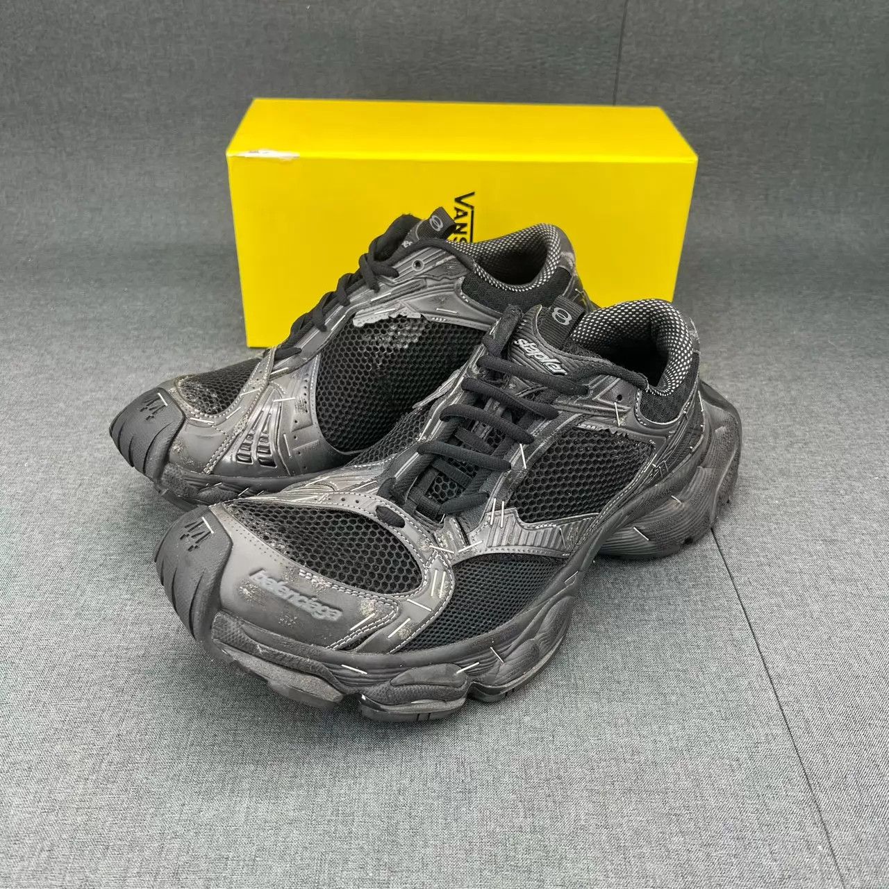 Balenciaga Balenciaga Stapler Black 44 Size US 11 / EU 44 - 1 Thumbnail