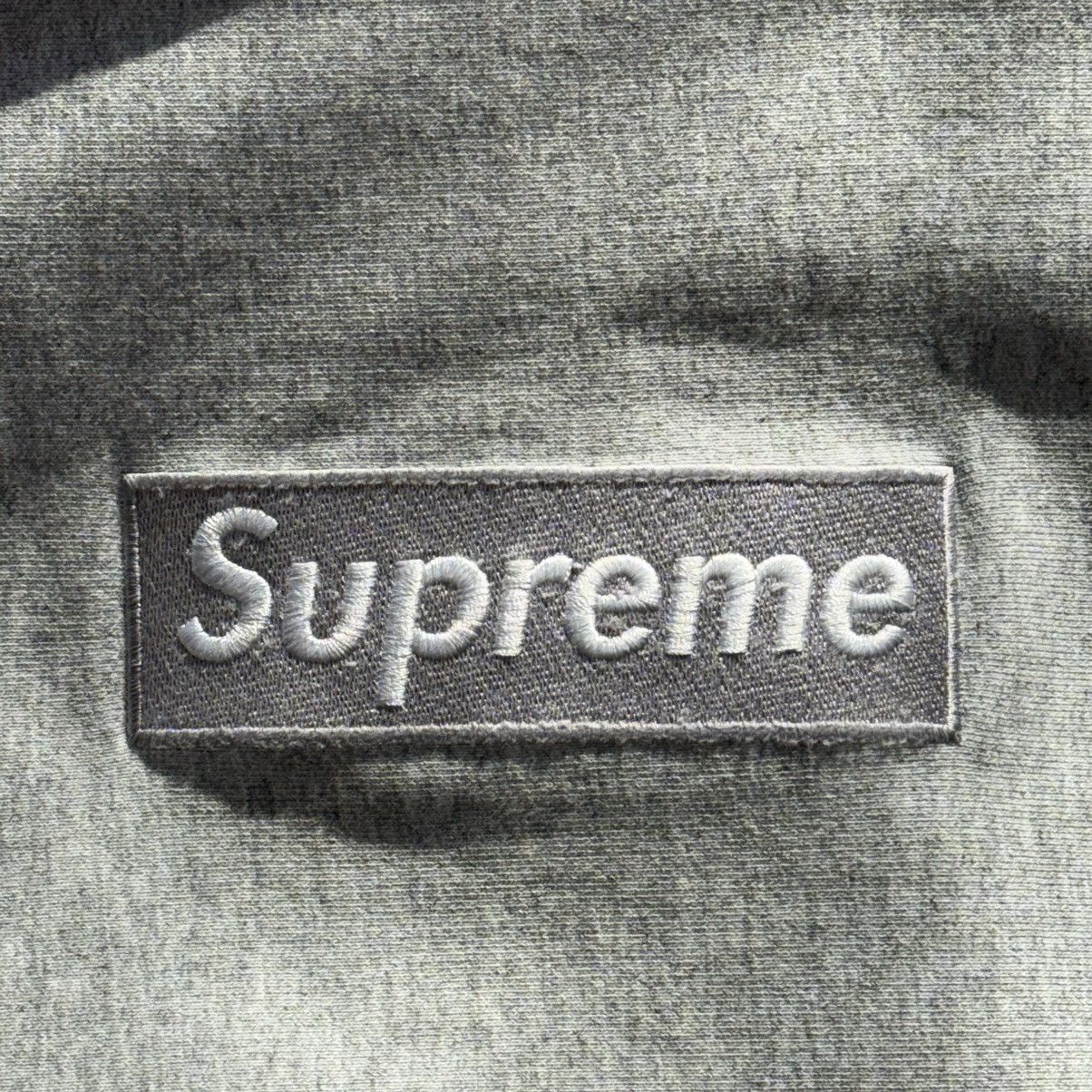 Supreme 2003 Supreme Silver Grey Box Logo Crewneck Size US M / EU 48-50 / 2 - 13 Thumbnail