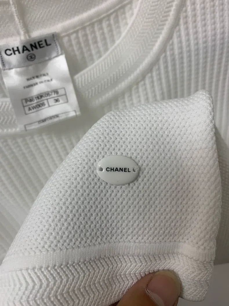 Chanel Chanel White simple classic sleeveless Size XS / US 0-2 / IT 36-38 - 4 Thumbnail