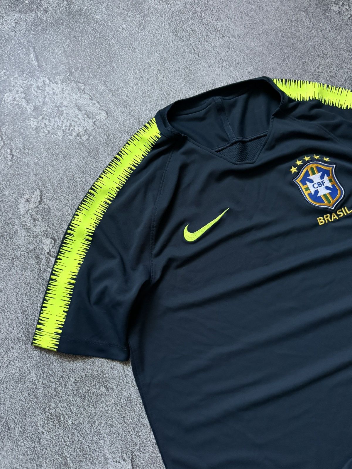 Nike Nike Brasil 🇧🇷 M tee T-shirt polo jersey 00s 90s Size US M / EU 48-50 / 2 - 2 Thumbnail