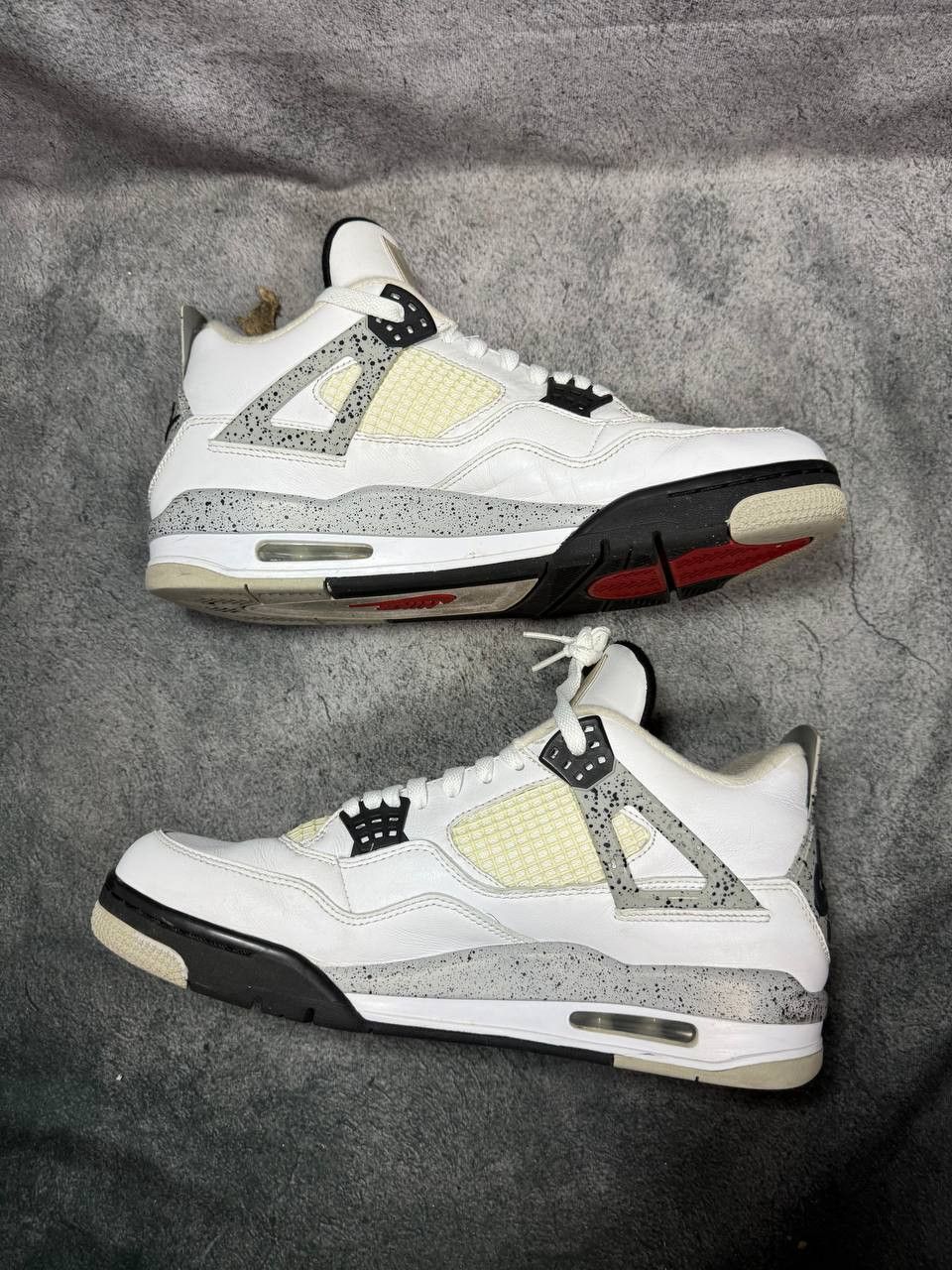 Jordan Brand Size 11 | Jordan 4 White Cement No Box | Pre-Owned Size US 11 / EU 44 - 7 Thumbnail