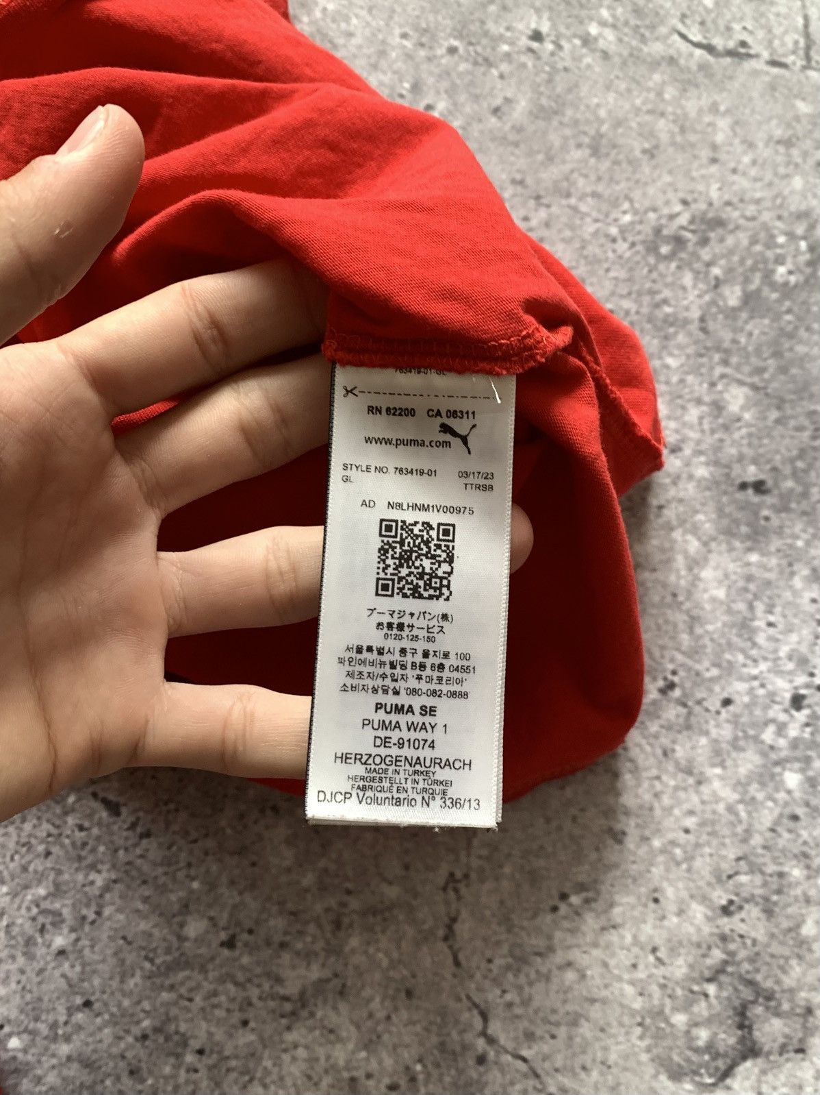 Ferrari × Puma 🔥PUMA FERRARI 2023 FORMULA 1 CARLOS SAINZ SCUDERIA T-SHIRT Size US L / EU 52-54 / 3 - 11 Thumbnail