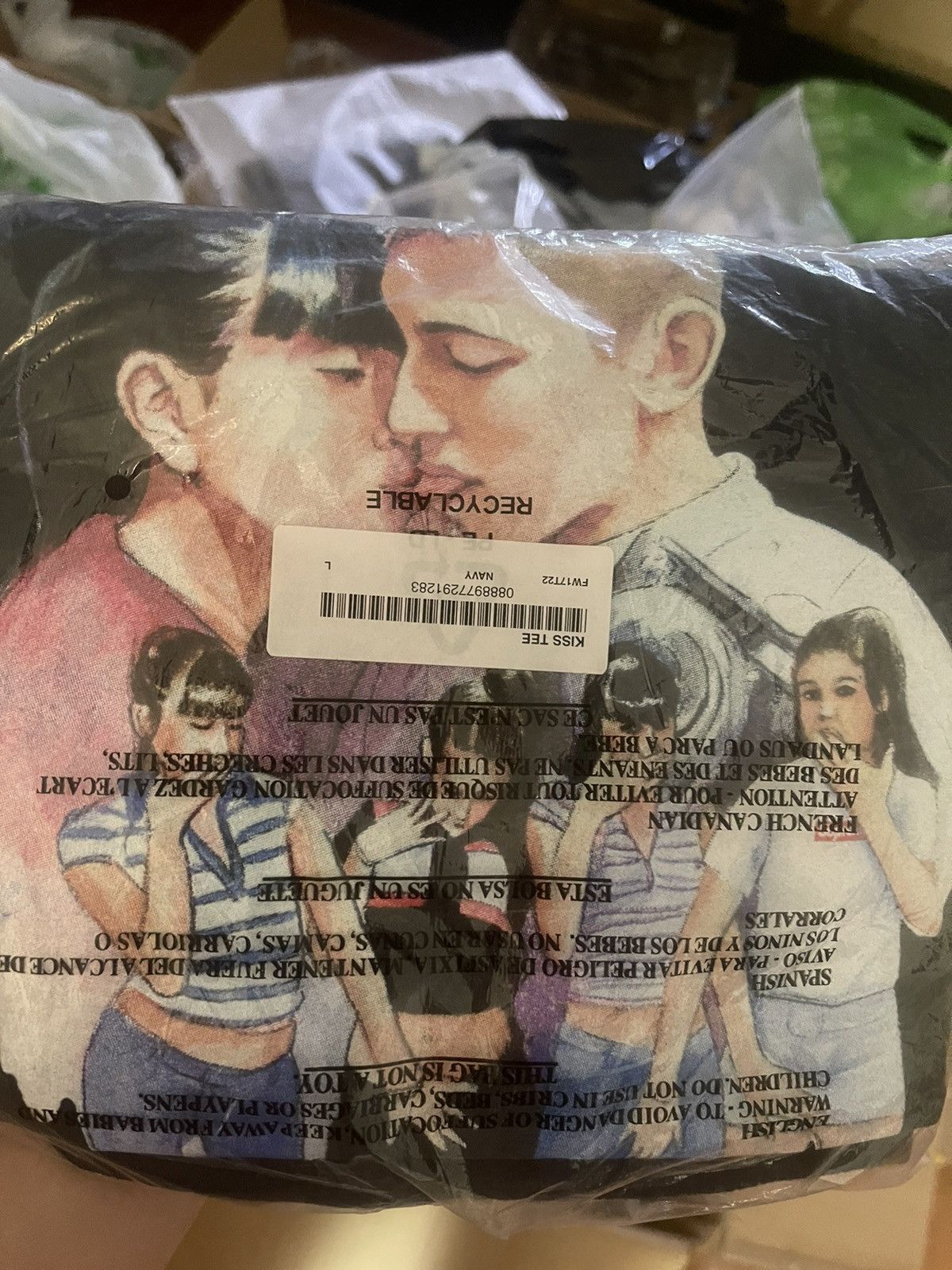 Supreme Supreme fw17 kiss tee navy Size US L / EU 52-54 / 3 - 1 Thumbnail