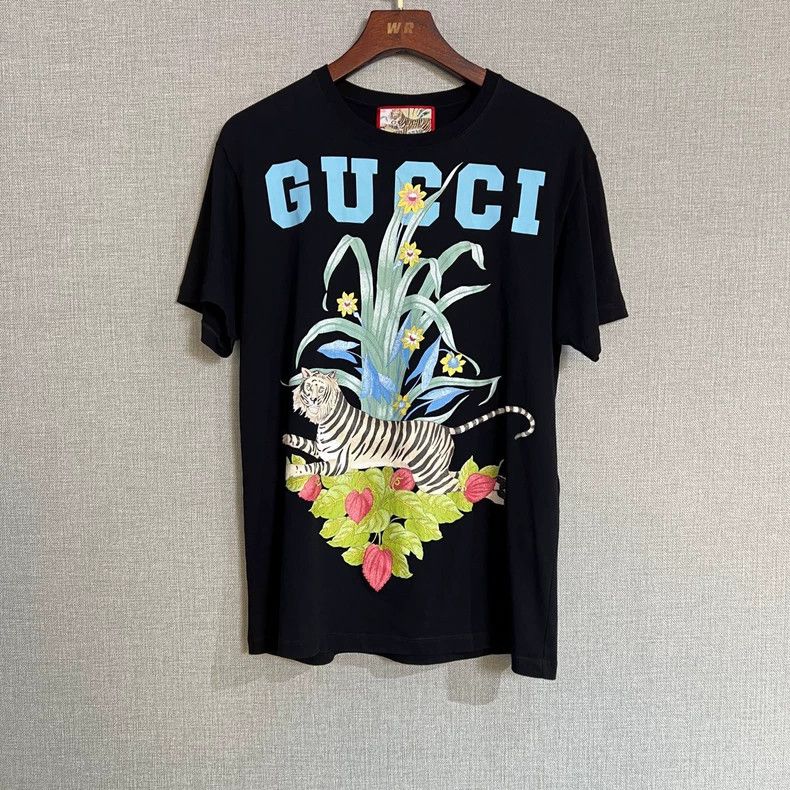 Gucci Gucci Black floral logo short sleeves 2502-Nextarrow Size US S / EU 44-46 / 1 - 1 Thumbnail