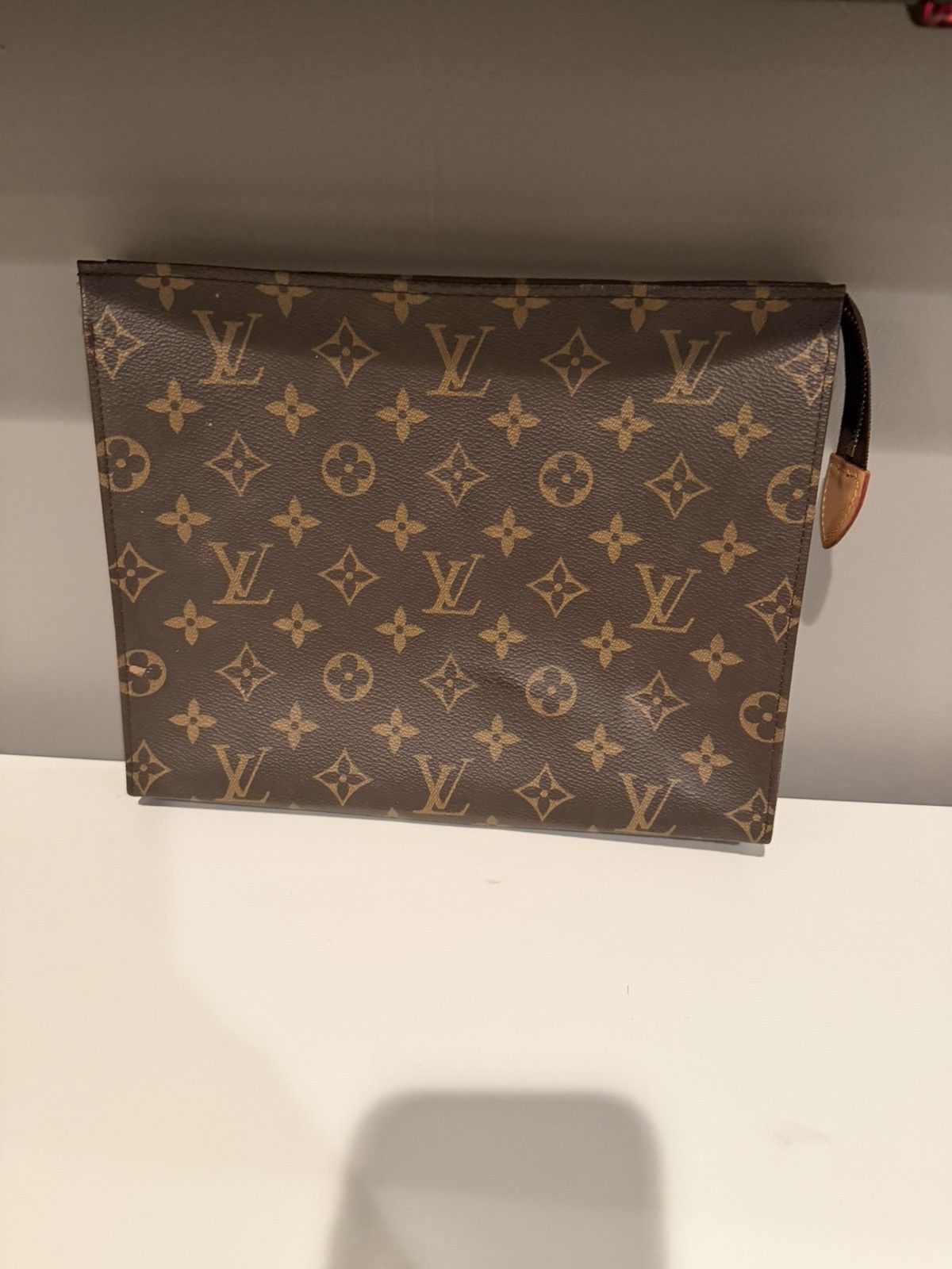 Louis Vuitton Louis Vuitton Toiletry Pouch Size ONE SIZE - 1 Thumbnail