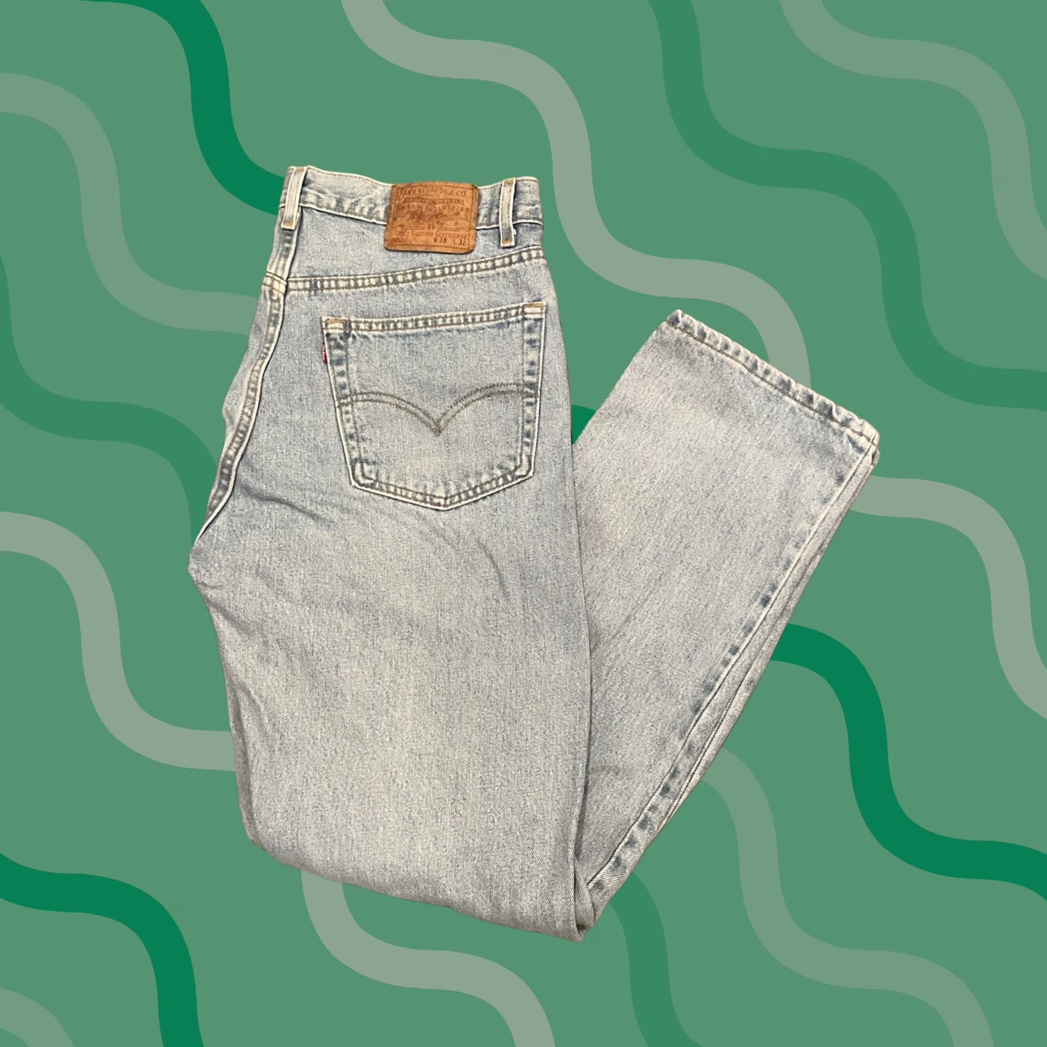 Levi's VINTAGE Levi's 505 Jeans Regular Men 38x31 Blue Distressed USA Straight F503 Size US 38 / EU 54 - 1 Thumbnail