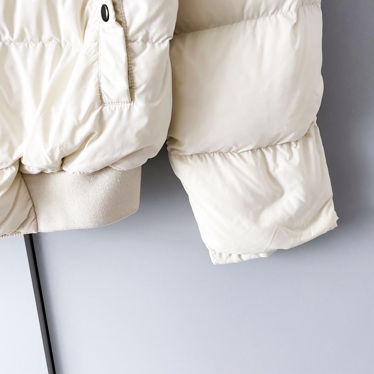 Moncler Moncler puffer jacket on off white cream Size US M / EU 48-50 / 2 - 7 Thumbnail