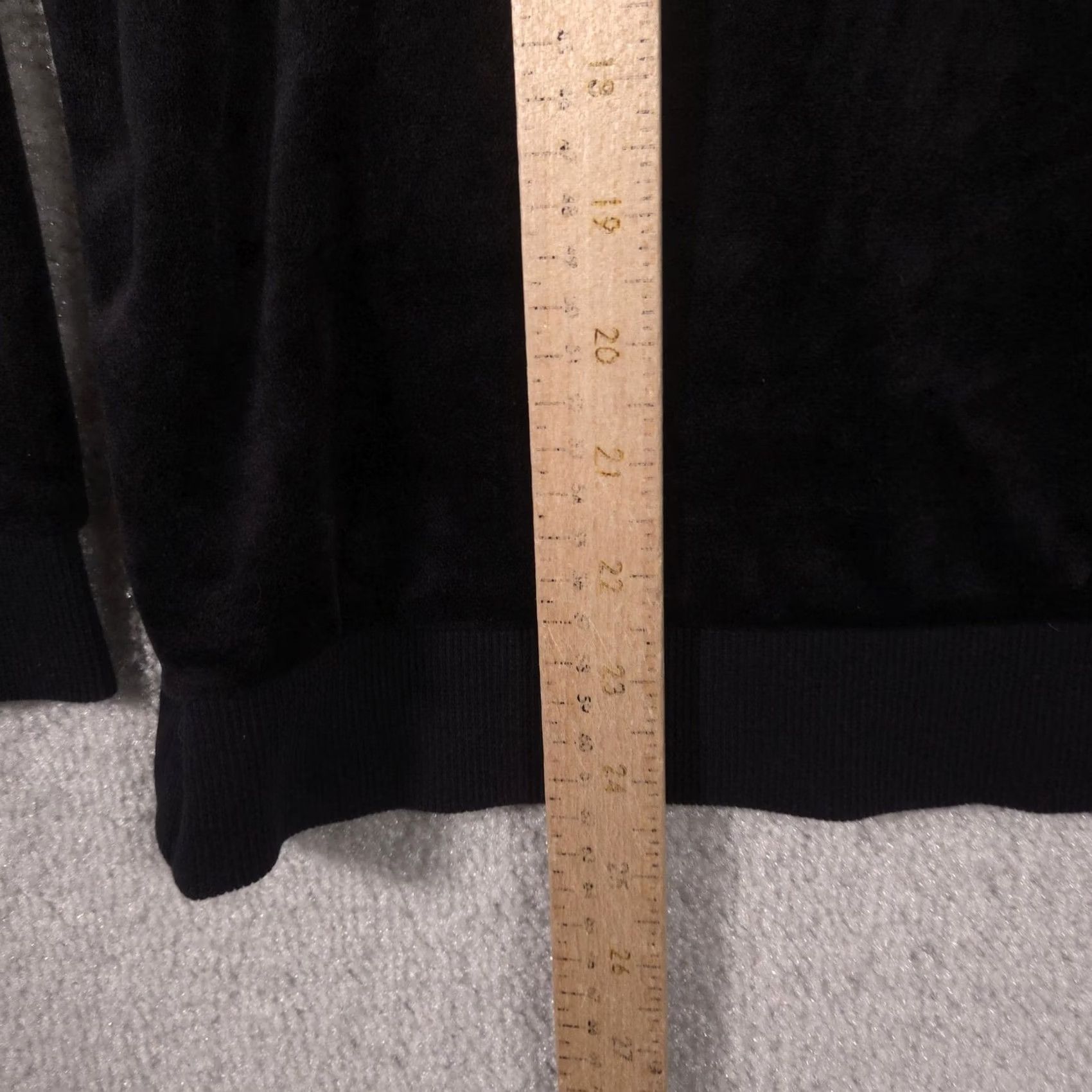 Banana Republic VINTAGE Banana Republic Sweatshirt Womens XL Black Velvet Crewneck Pullover BR Logo Size XL / US 12-14 / IT 48-50 - 7 Thumbnail