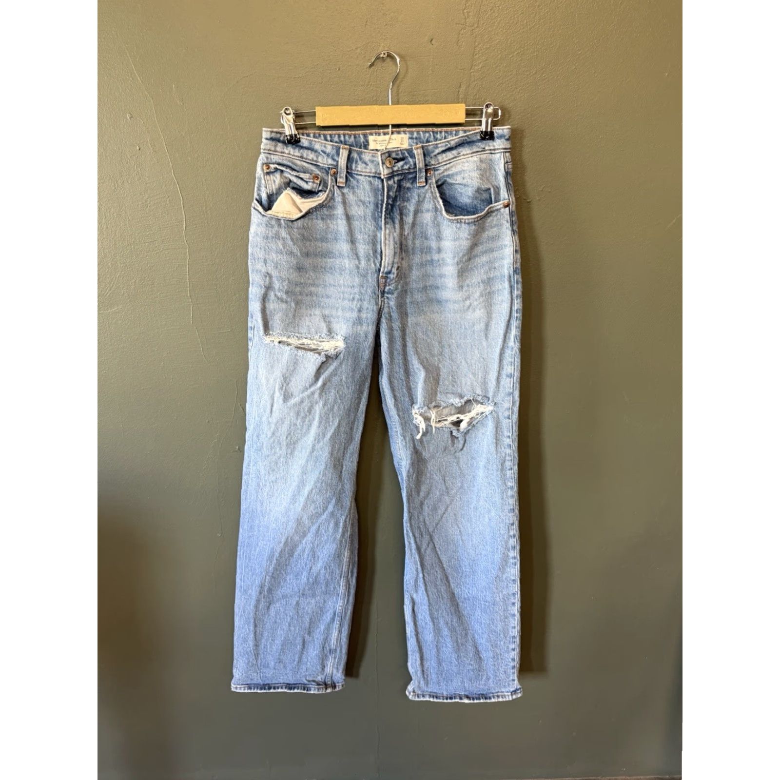 Abercrombie & Fitch Abercrombie & Fitch Womens Jeans 90s Distressed Relaxed Straight Blue 30 Inseam 31 Denim 30 Regular 10L | 90s Theme | Distressed Jeans Women Size 32" / US 10 / IT 46 - 2 Thumbnail
