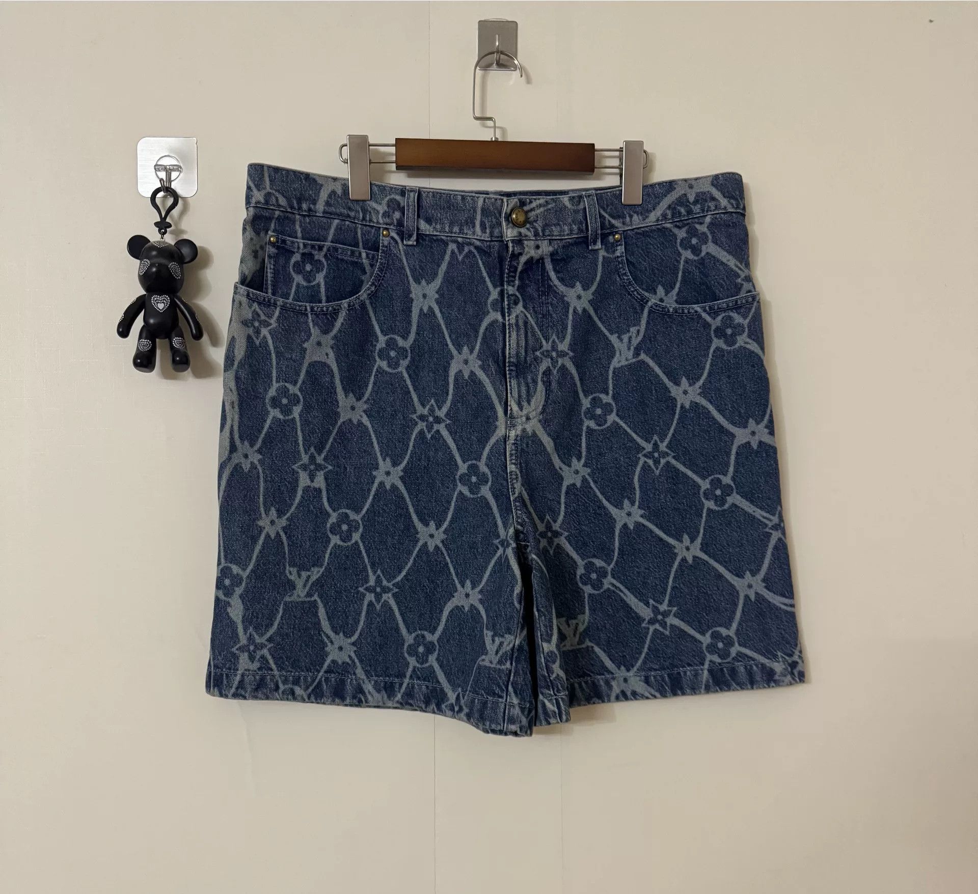 Louis Vuitton lv blue floral denim shorts Size 38" / US 16 / IT 52 - 1 Thumbnail
