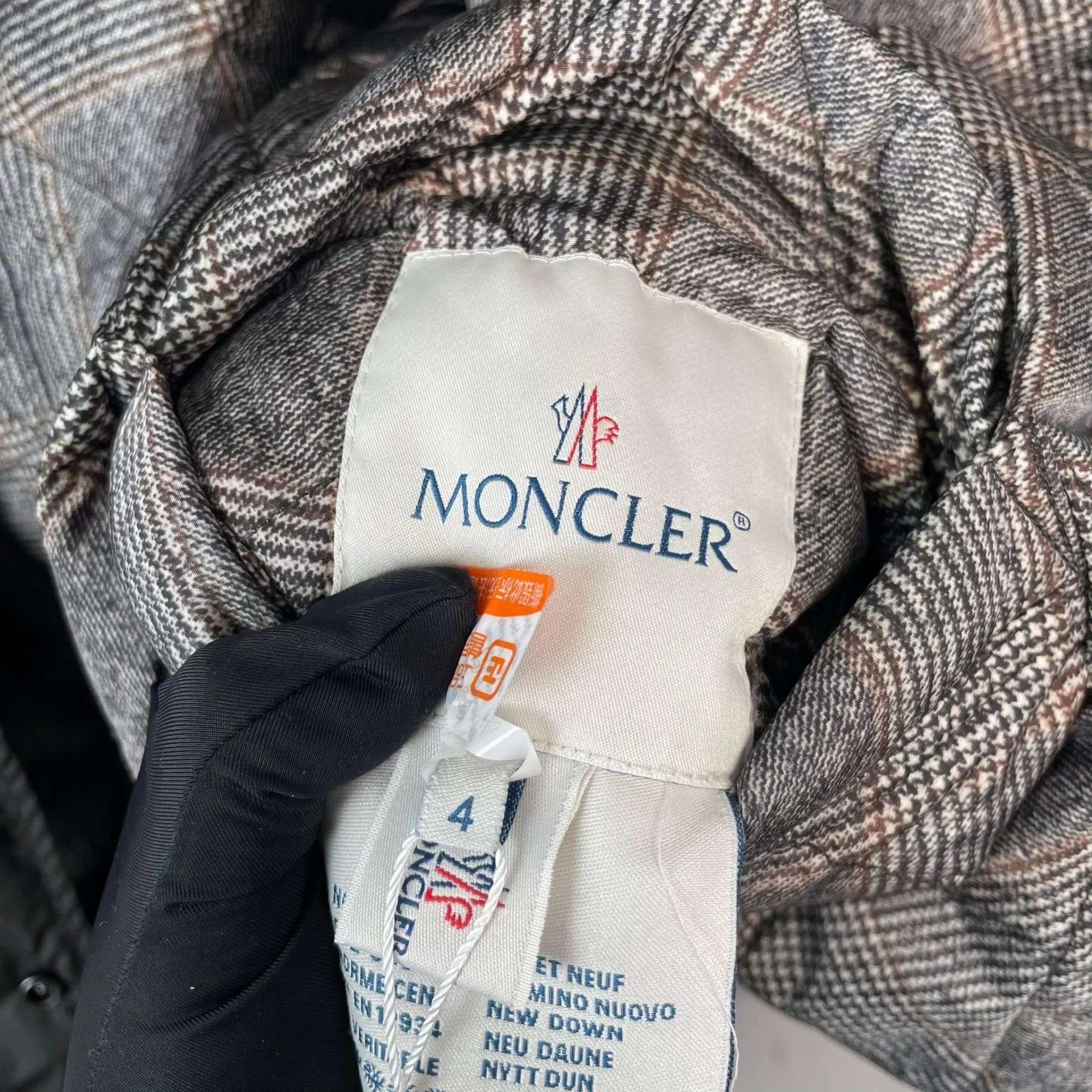 Moncler Moncler down coat 4 pattern Size US XL / EU 56 / 4 - 4 Thumbnail