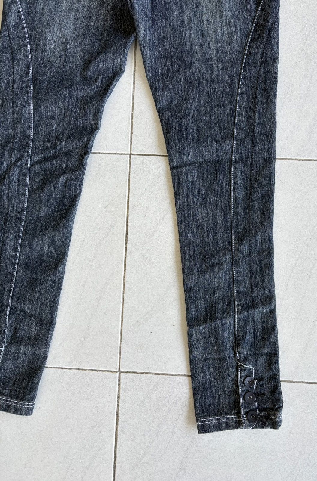 Other Dereon Streetwear Distressed Denim Size US 33 - 16 Thumbnail
