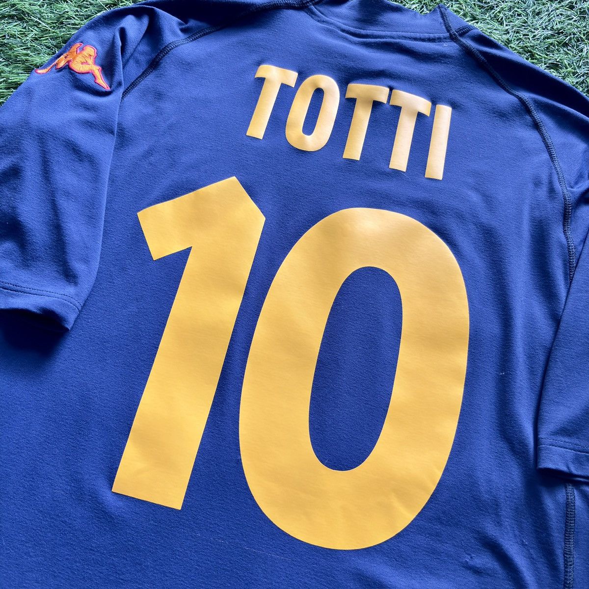 Kappa Kappa As Roma 3rd 2000-01 Scudetto Totti #10 Soccer Jersey Size US L / EU 52-54 / 3 - 10 Thumbnail
