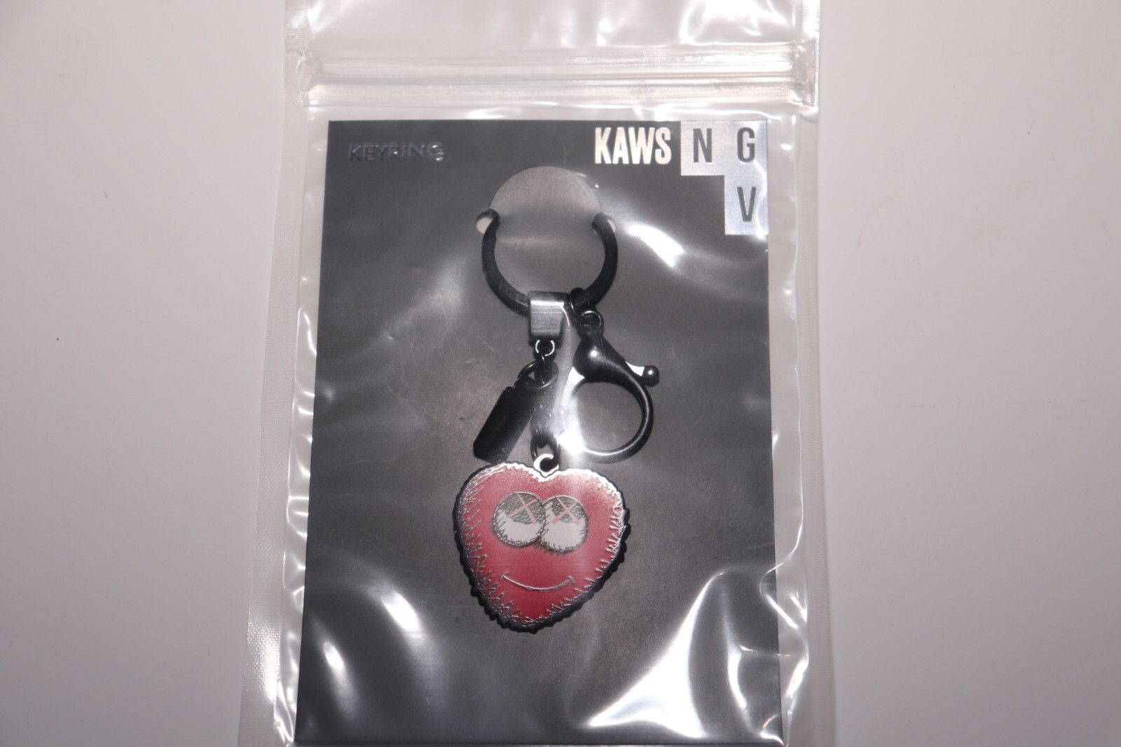 Kaws KAWS NGV Red Heart Keychain Keyring - Brand New Size ONE SIZE - 4 Thumbnail