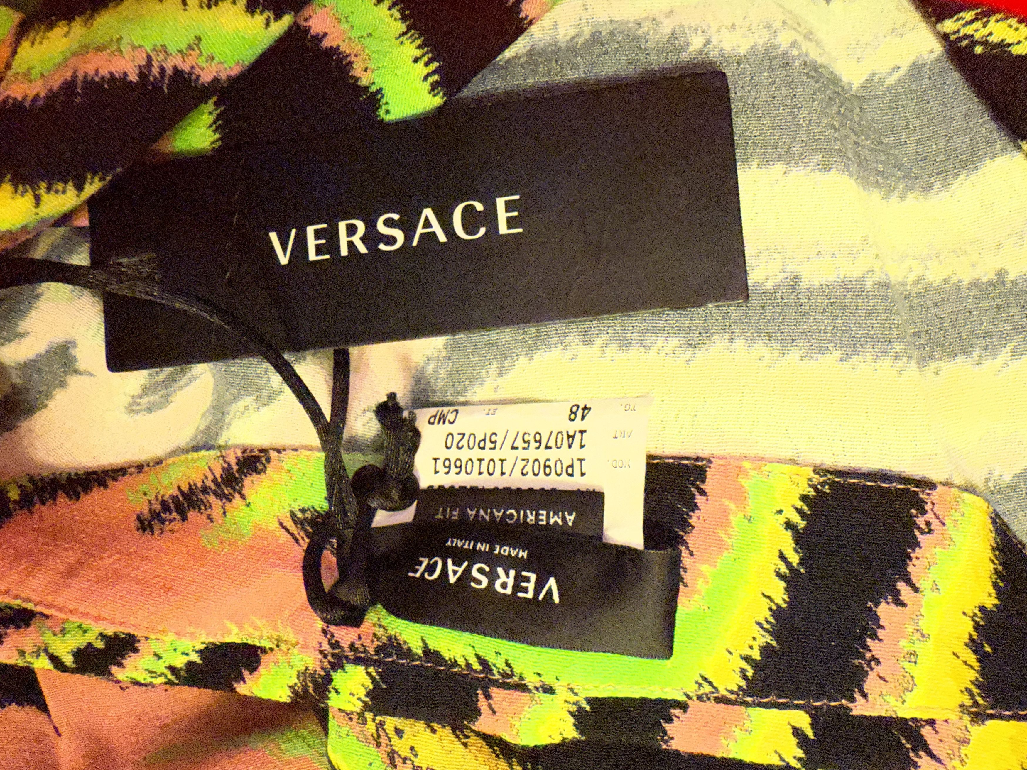 Versace AUTH MENS VERSACE BUTTON UP SHIRT SIZE 48 LOOSE FIT M/L Size US M / EU 48-50 / 2 - 10 Thumbnail