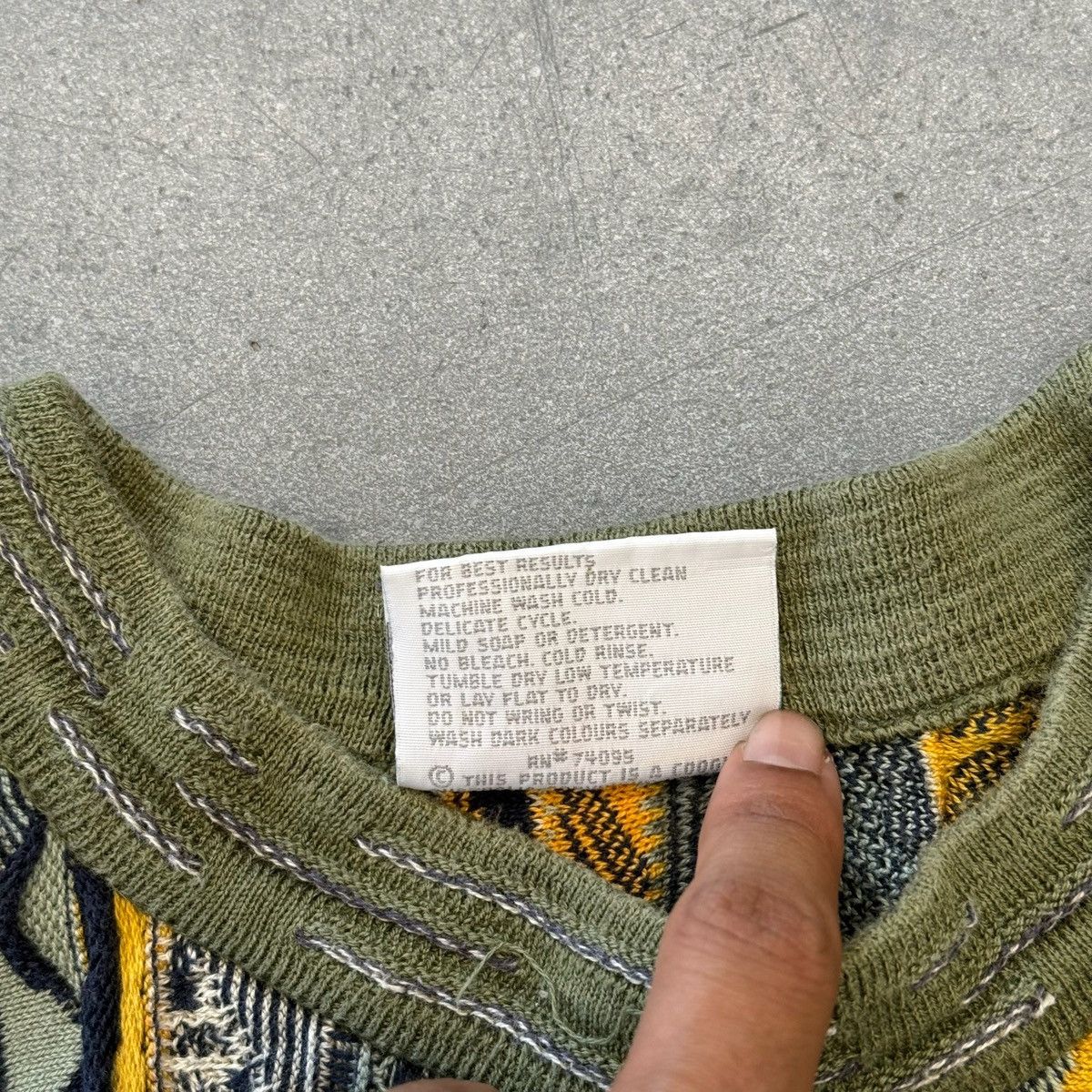 Coogi ‘90s Vintage Coogi Knitted Tonal Abstract Sweater Size US XL / EU 56 / 4 - 7 Thumbnail