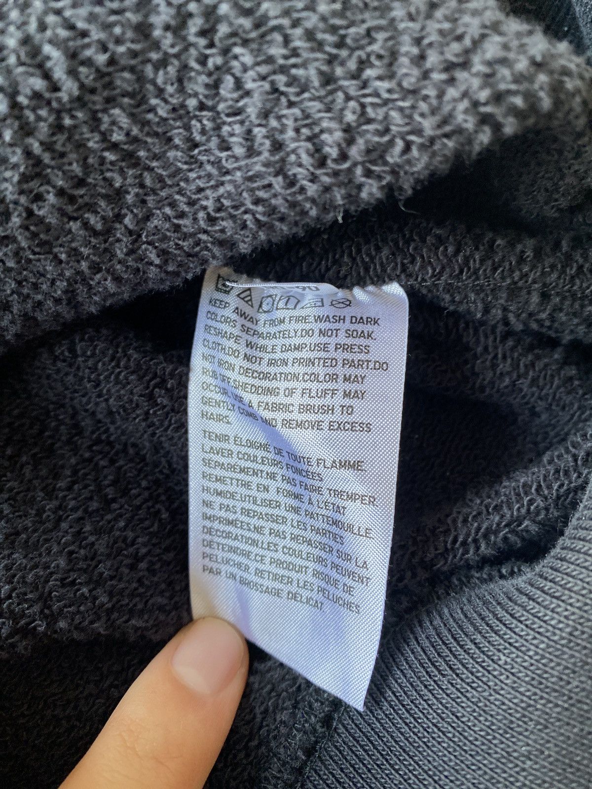 Kaws × Uniqlo KAWS x UNIQLO Crewneck Size US M / EU 48-50 / 2 - 6 Thumbnail