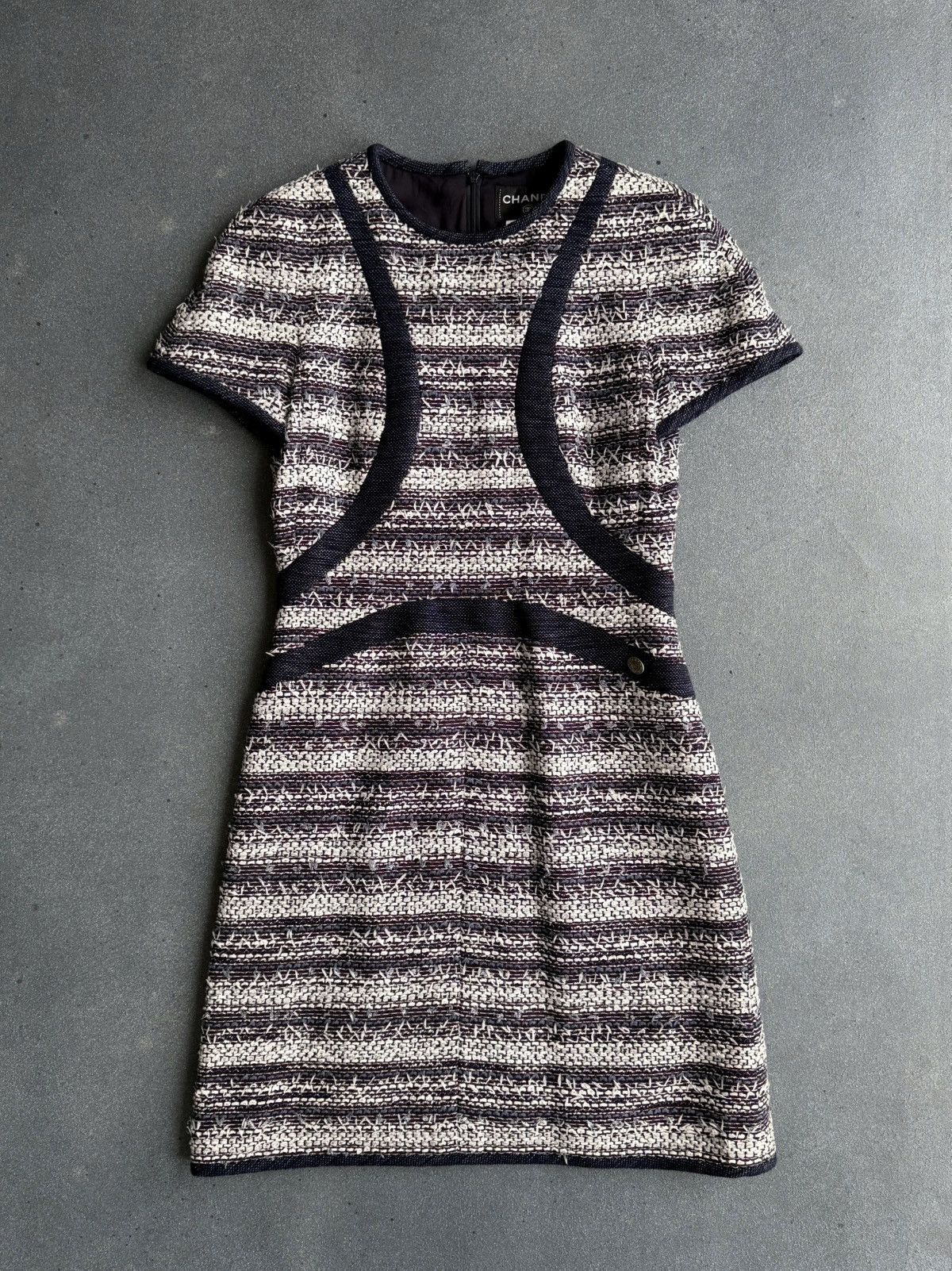 Chanel CHANEL Midi Tweed Silk Graphic Panels Dress White Blue Size M / US 6-8 / IT 42-44 - 1 Thumbnail
