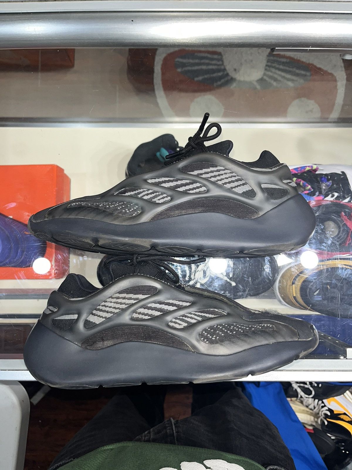 Kanye West × Yeezy Yeezy 700 V3 Alvah Size US 11 / EU 44 - 2 Thumbnail