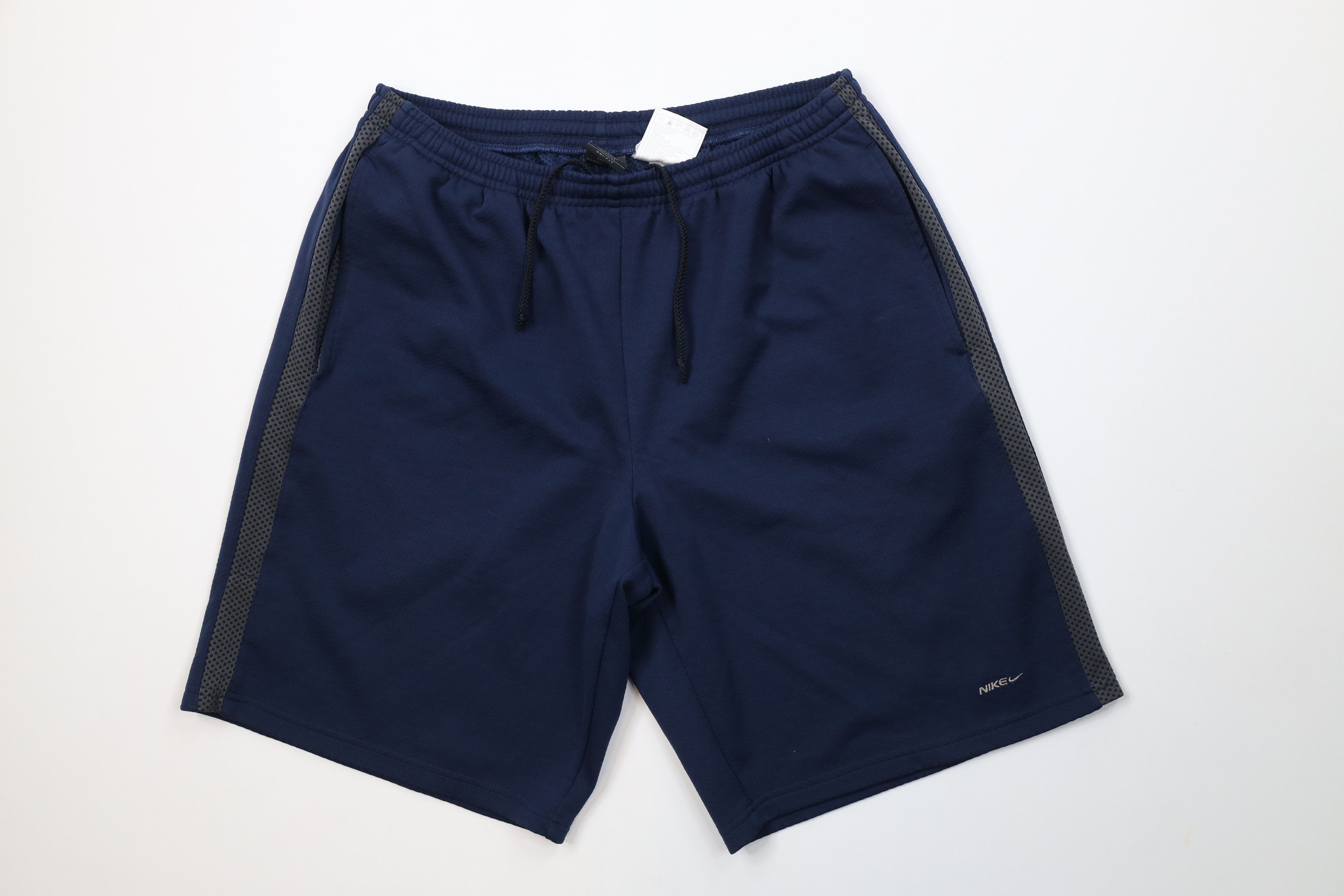 Nike Vintage Nike Mini Swoosh Thermal Knit Above Knee Shorts Size US 32 / EU 48 - 1 Thumbnail