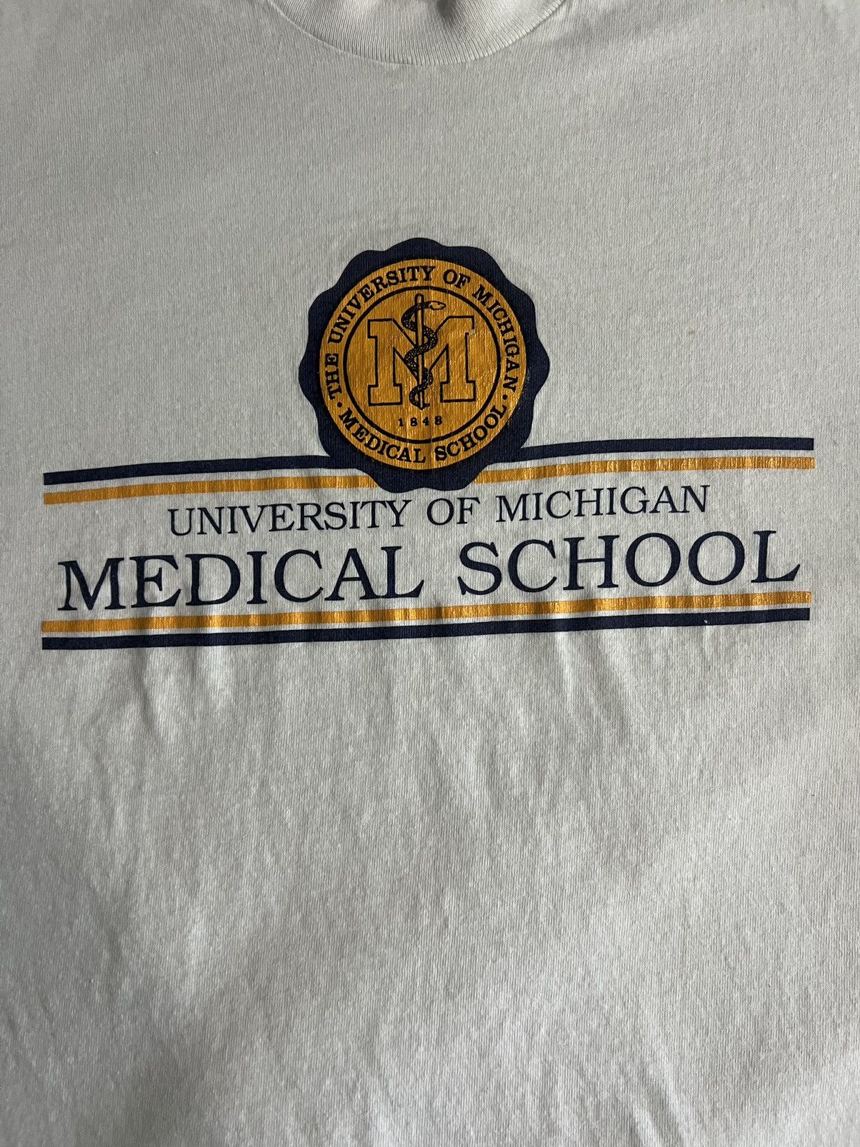 Fruit Of The Loom Vintage 90’s University Of Michigan Medical School T-Shirt Size US L / EU 52-54 / 3 - 2 Thumbnail