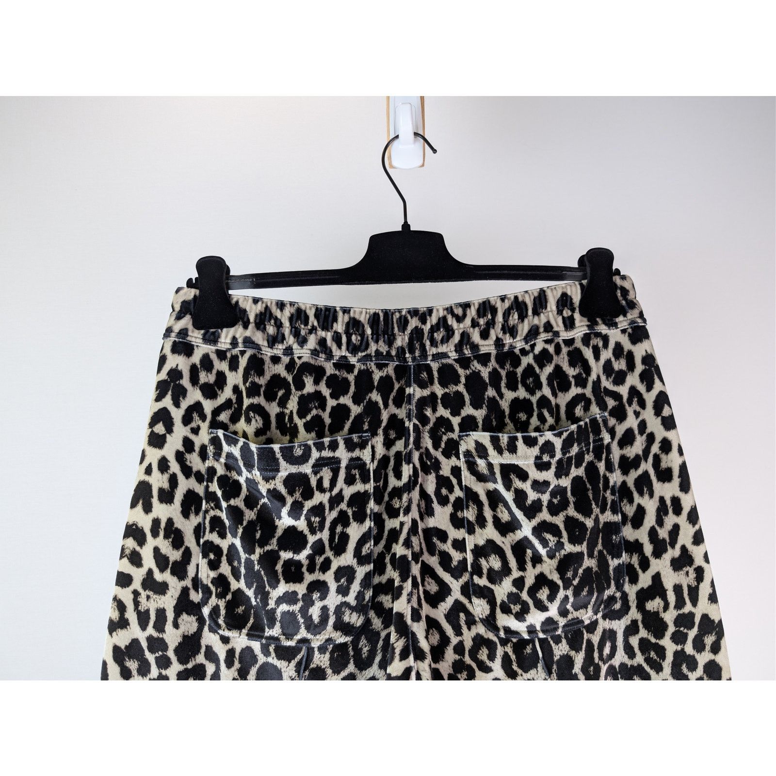 Tom Ford o1rshd1 Leopard-Print Cut and Sewn Knitted Shorts in Black Size US 34 / EU 50 - 12 Thumbnail