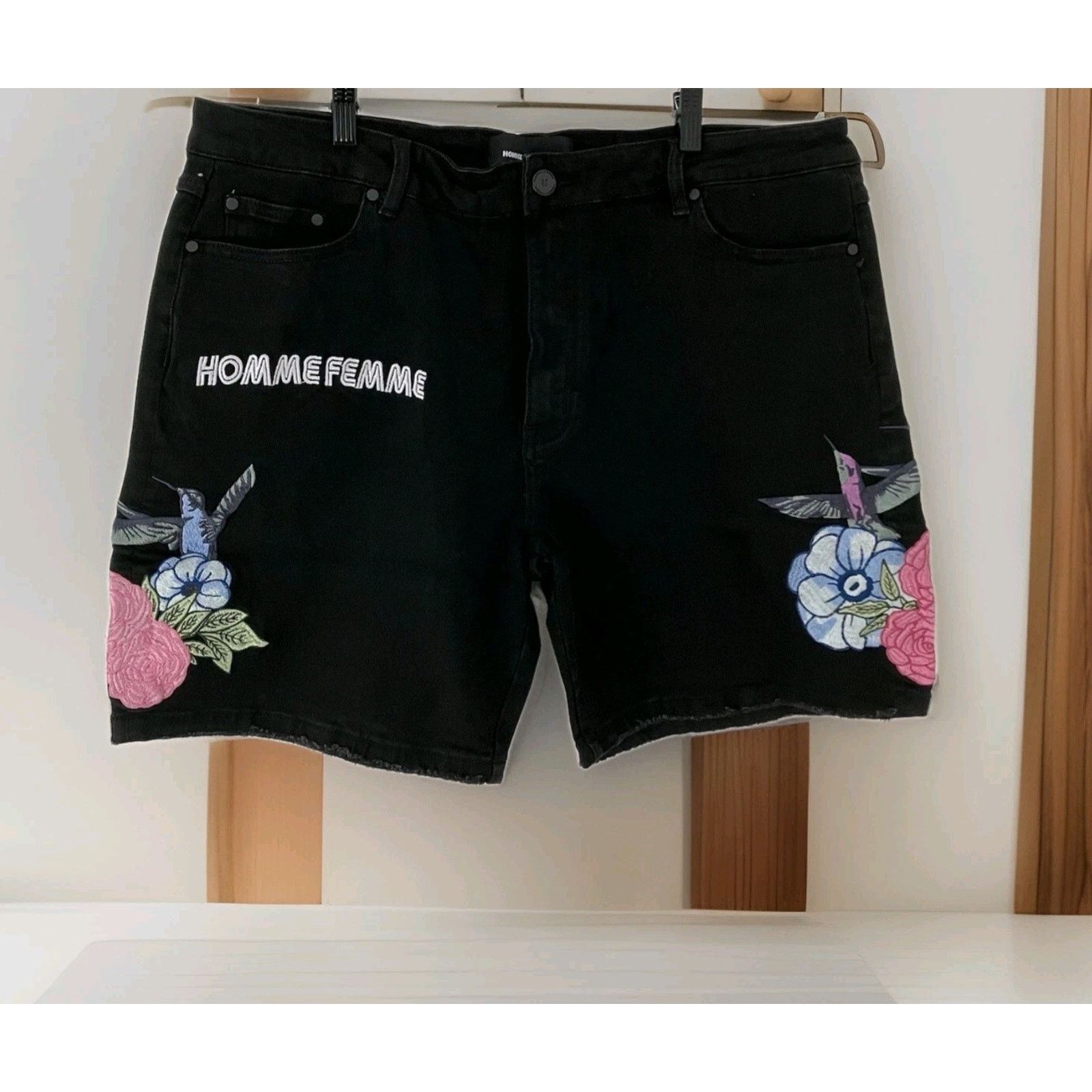 Homme + Femme La Homme Femme Paradise Humming Bird Denim Embroidered Short 34 Size US 34 / EU 50 - 1 Thumbnail