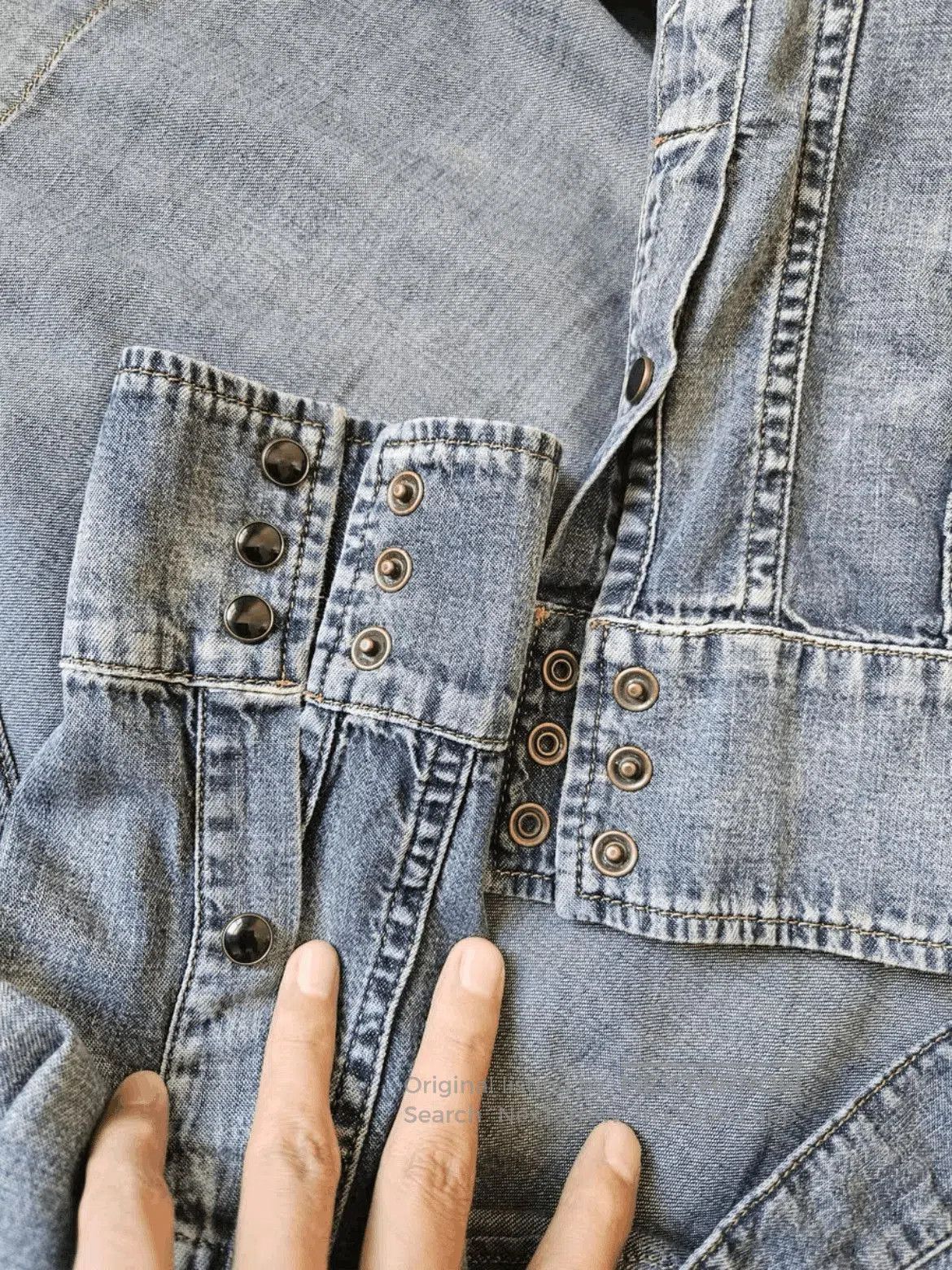 Saint Laurent Paris Saint Laurent Paris Flower Front Denim Shirt. Size US L / EU 52-54 / 3 - 3 Thumbnail