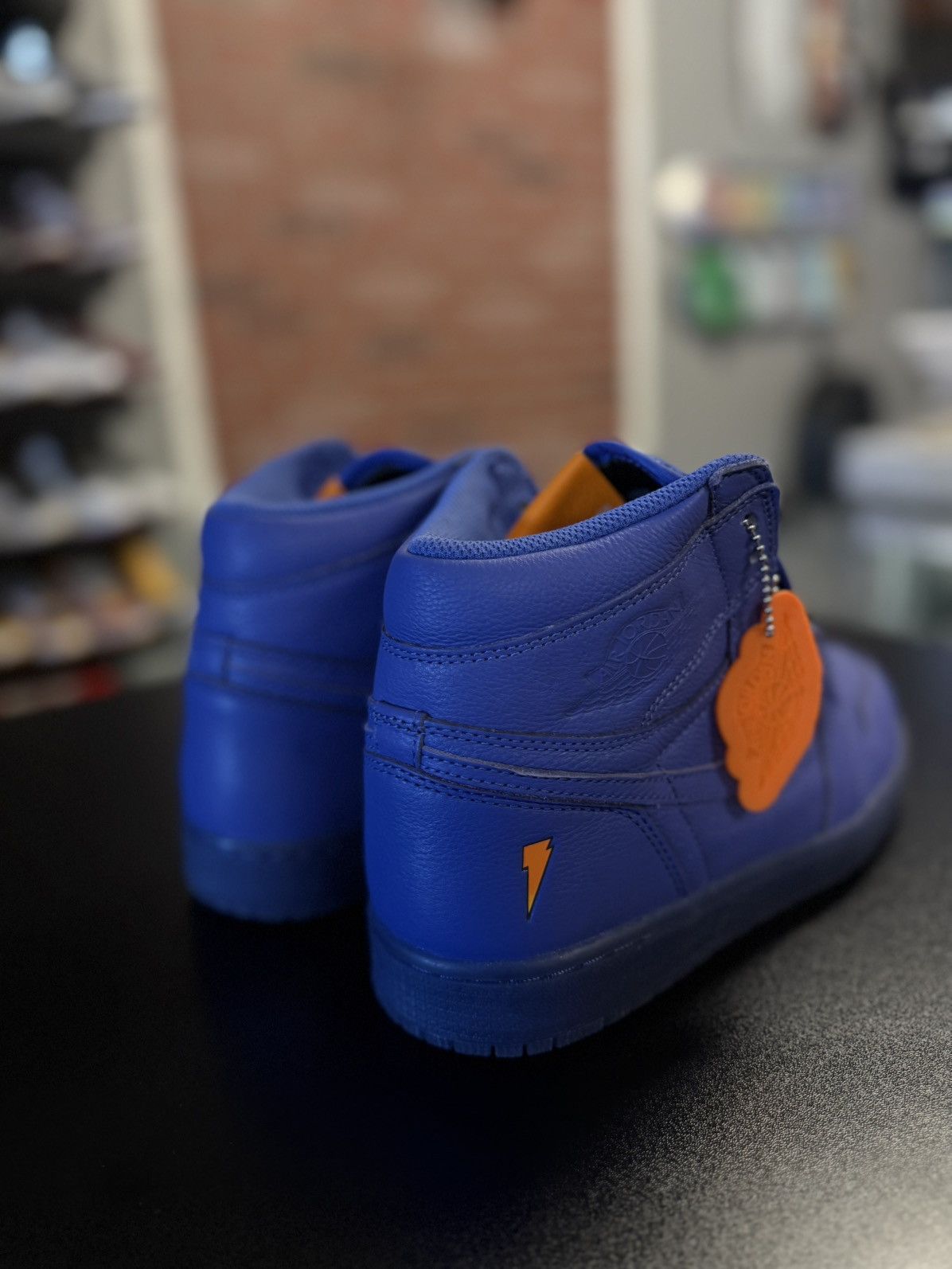 Jordan Brand × Nike Size 9.5 - Jordan 1 Retro High OG G8RD Gatorade 2017 Size US 9.5 / EU 42-43 - 5 Thumbnail