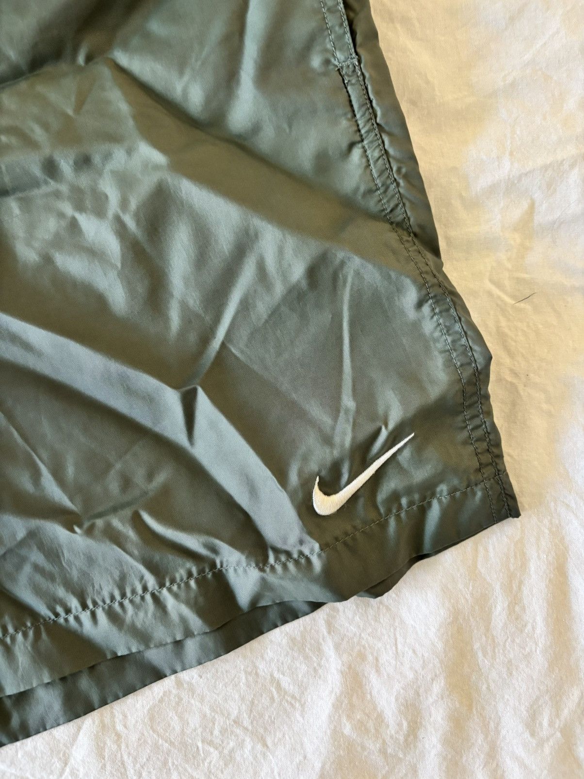 Nike Nike Vintage Swoosh Olive Green Nylon Shorts Medium Size US 33 - 4 Thumbnail